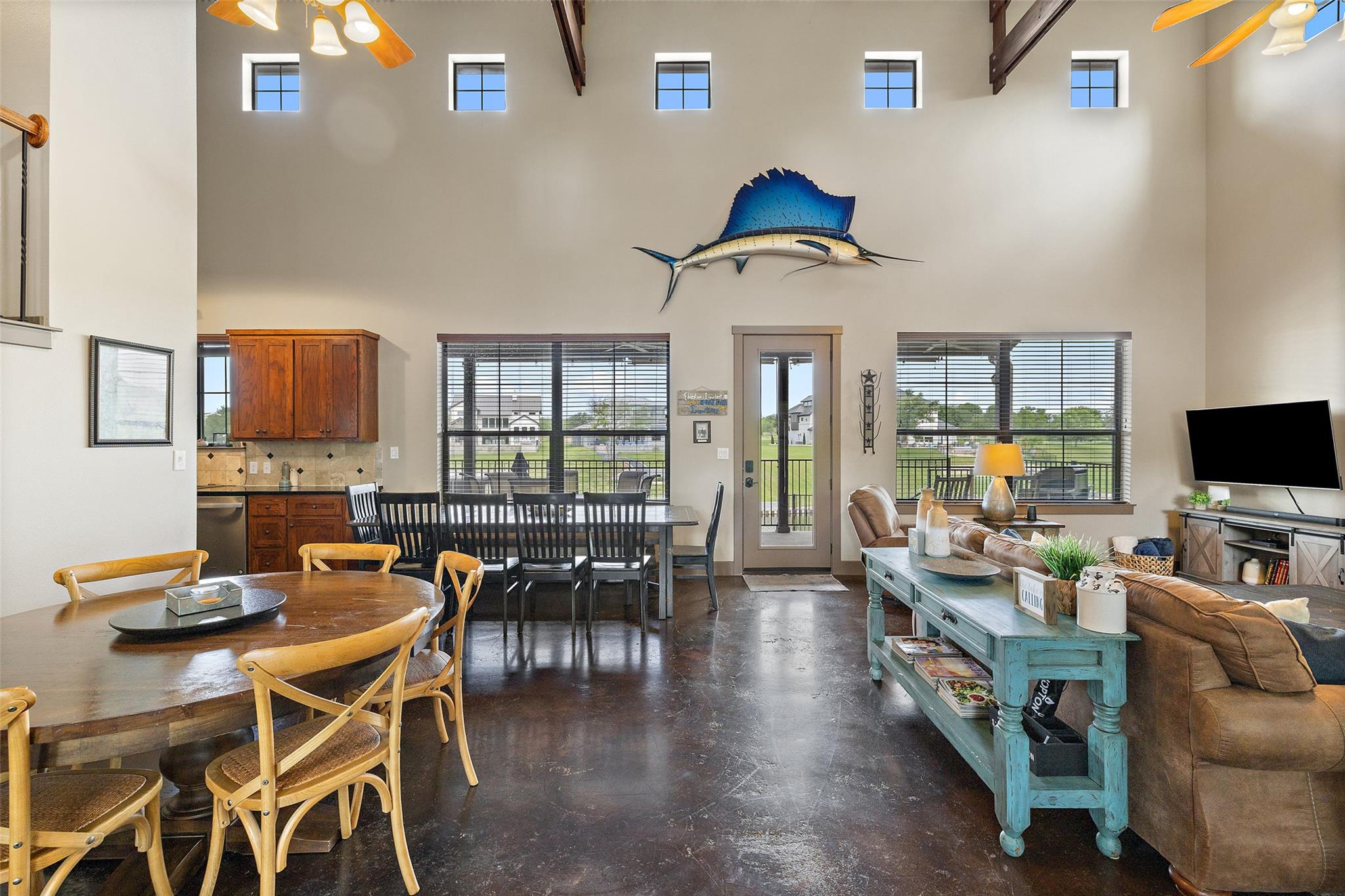 186 Sleepy Oaks Dr, Kingsland, TX 78639