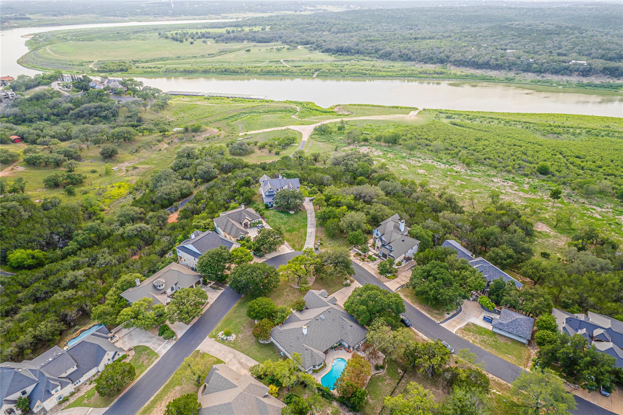 700 Wesley Ridge Dr, Spicewood, TX 78669