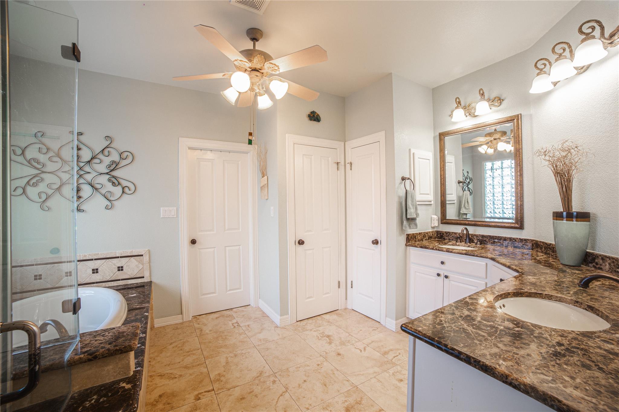 700 Wesley Ridge Dr, Spicewood, TX 78669