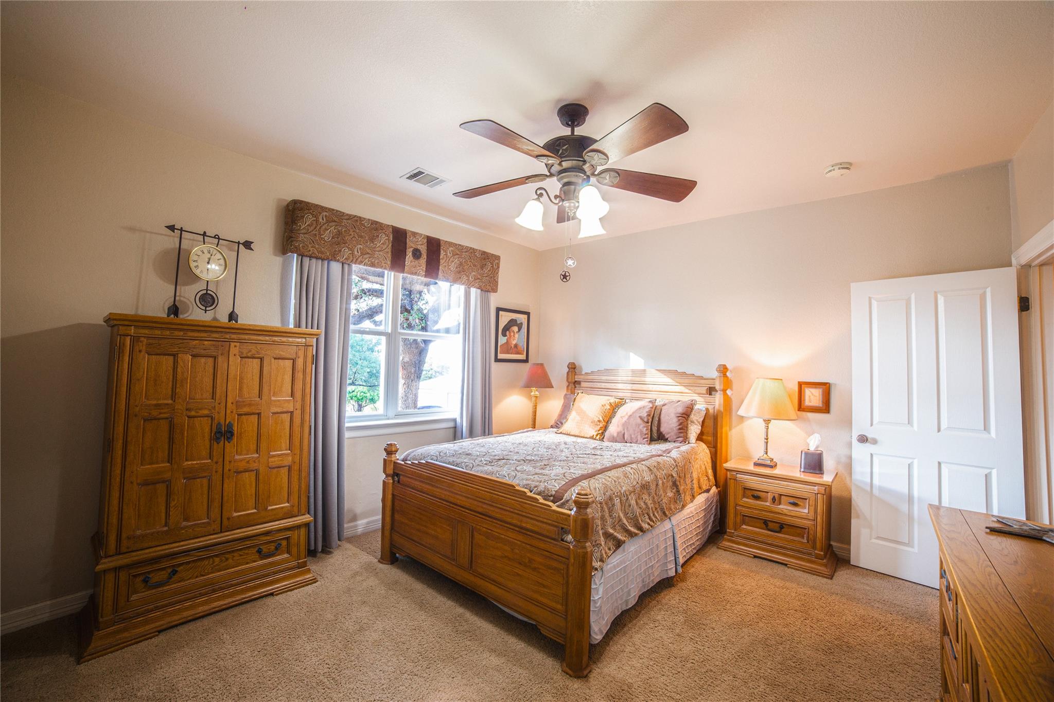 700 Wesley Ridge Dr, Spicewood, TX 78669