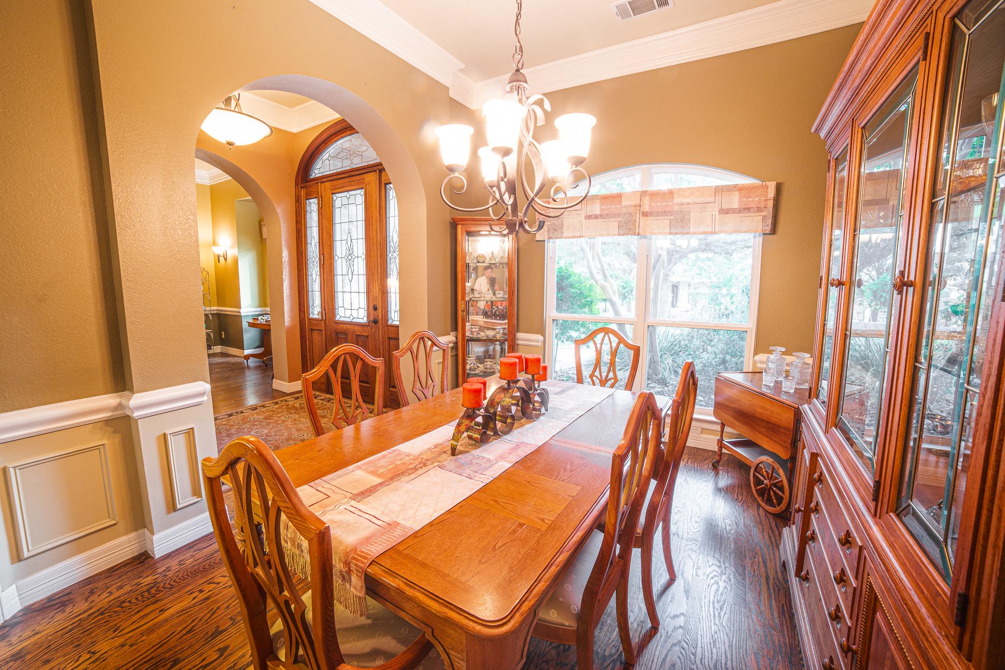 700 Wesley Ridge Dr, Spicewood, TX 78669