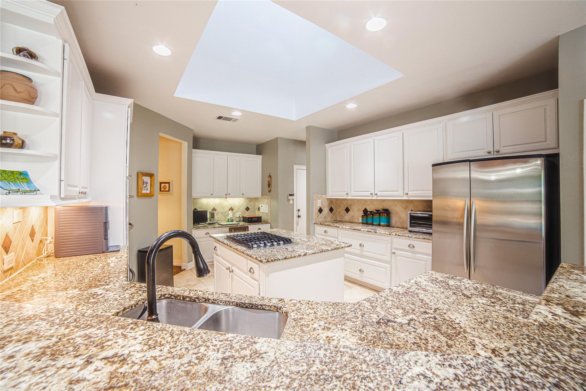 700 Wesley Ridge Dr, Spicewood, TX 78669