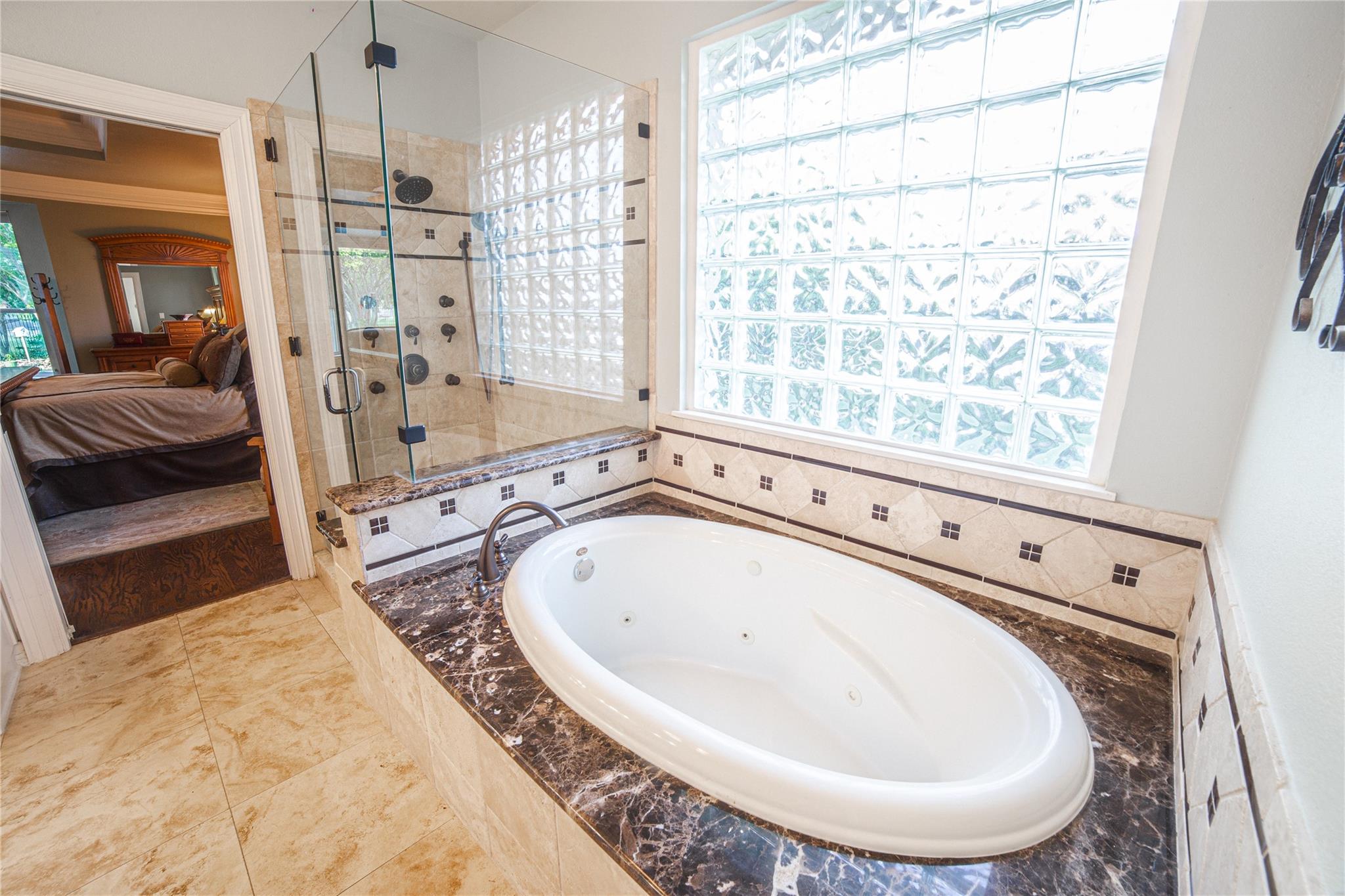 700 Wesley Ridge Dr, Spicewood, TX 78669