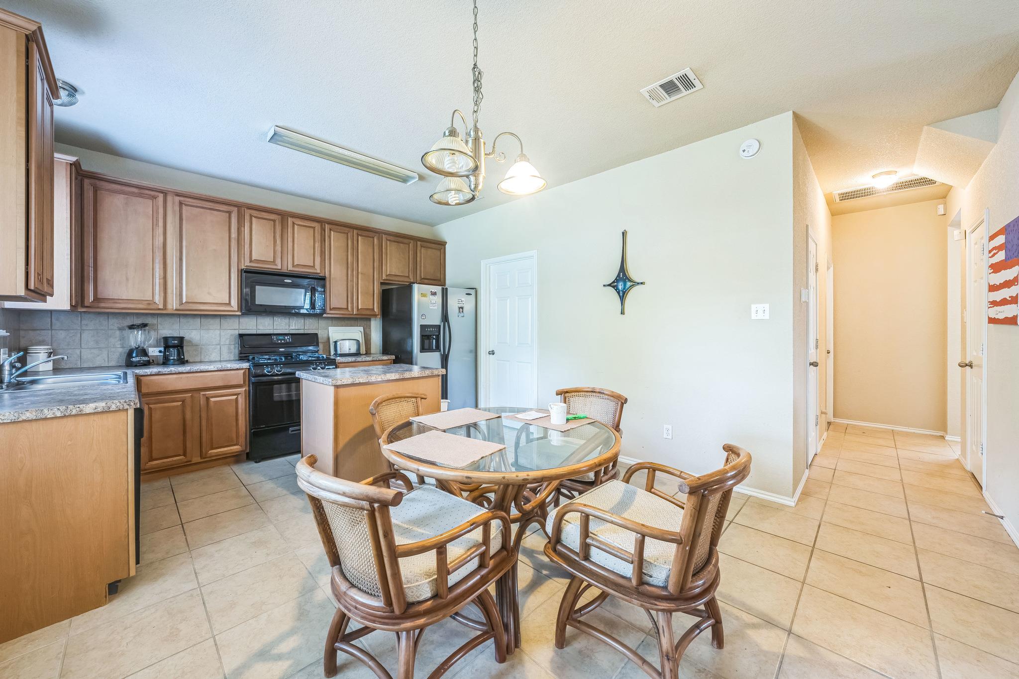 633 Sweet Leaf Ln, Pflugerville, TX 78660