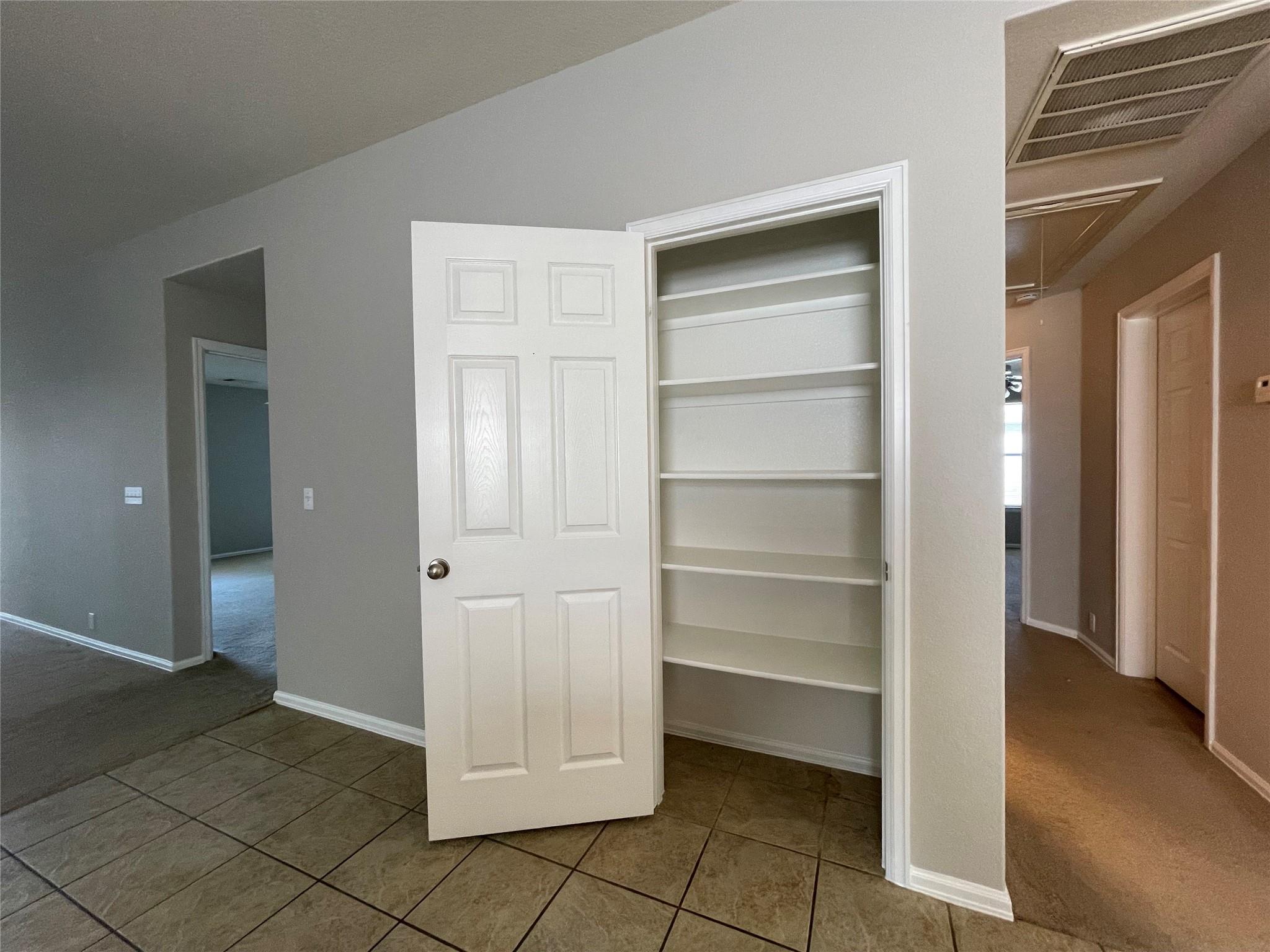 208 Spruce Dr, Kyle, TX 78640