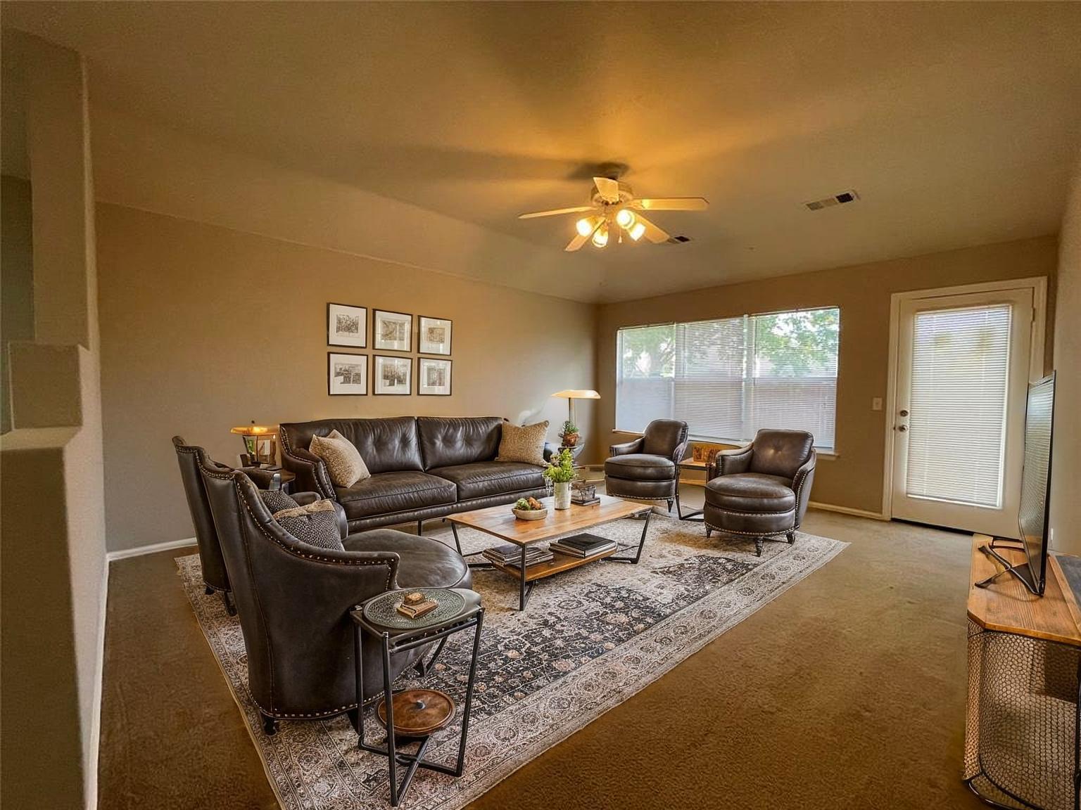 208 Spruce Dr, Kyle, TX 78640
