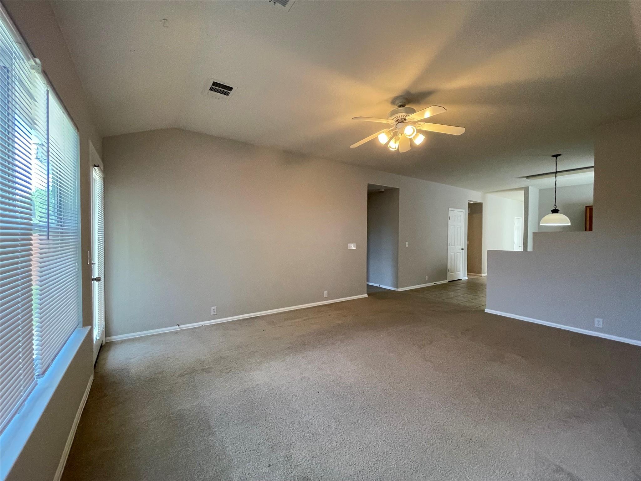 208 Spruce Dr, Kyle, TX 78640