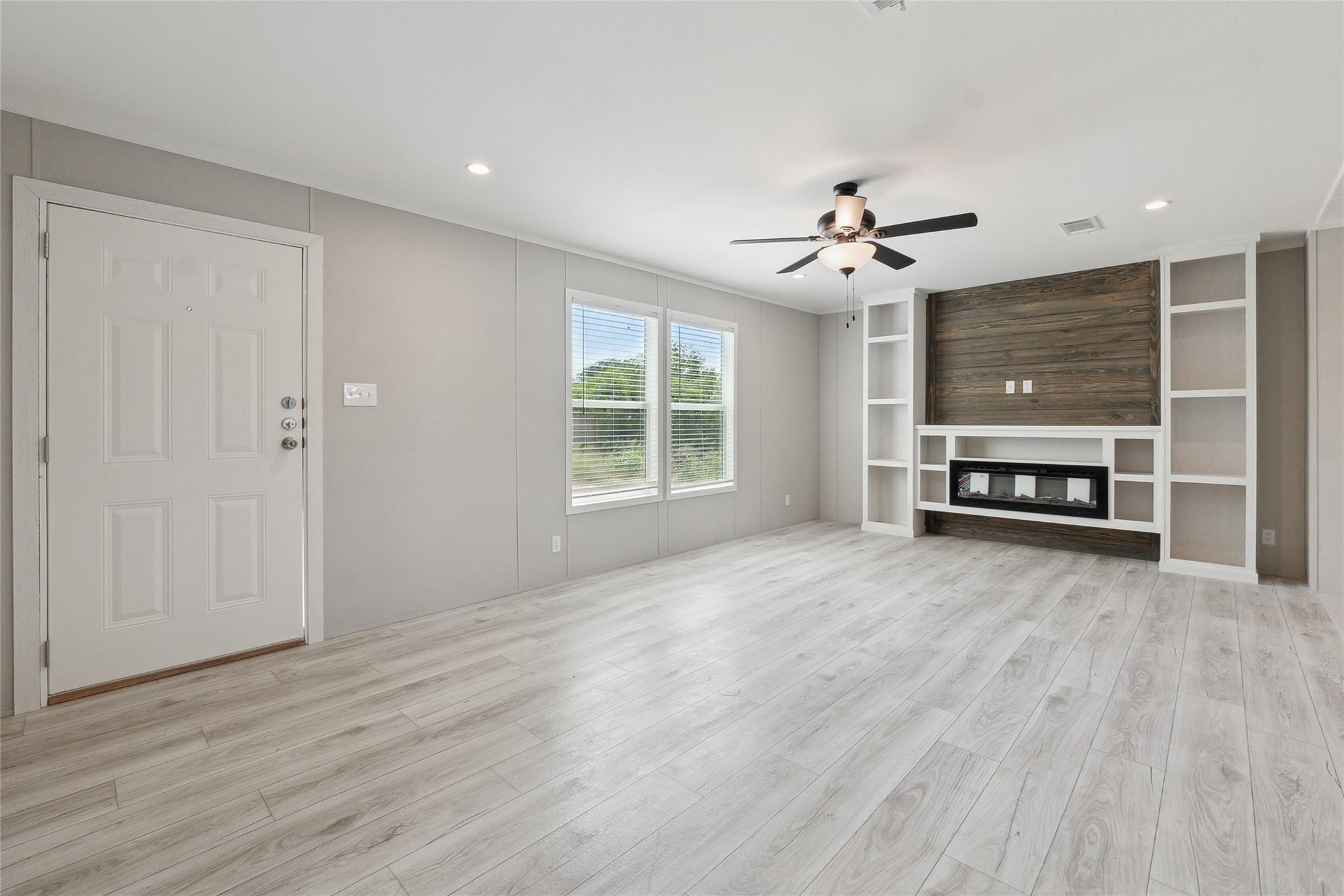 965 Roosevelt Rd, Luling, TX 78648