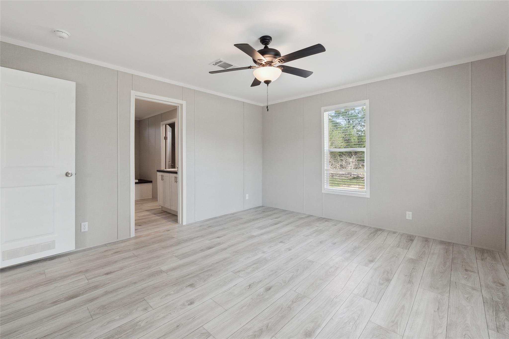 965 Roosevelt Rd, Luling, TX 78648