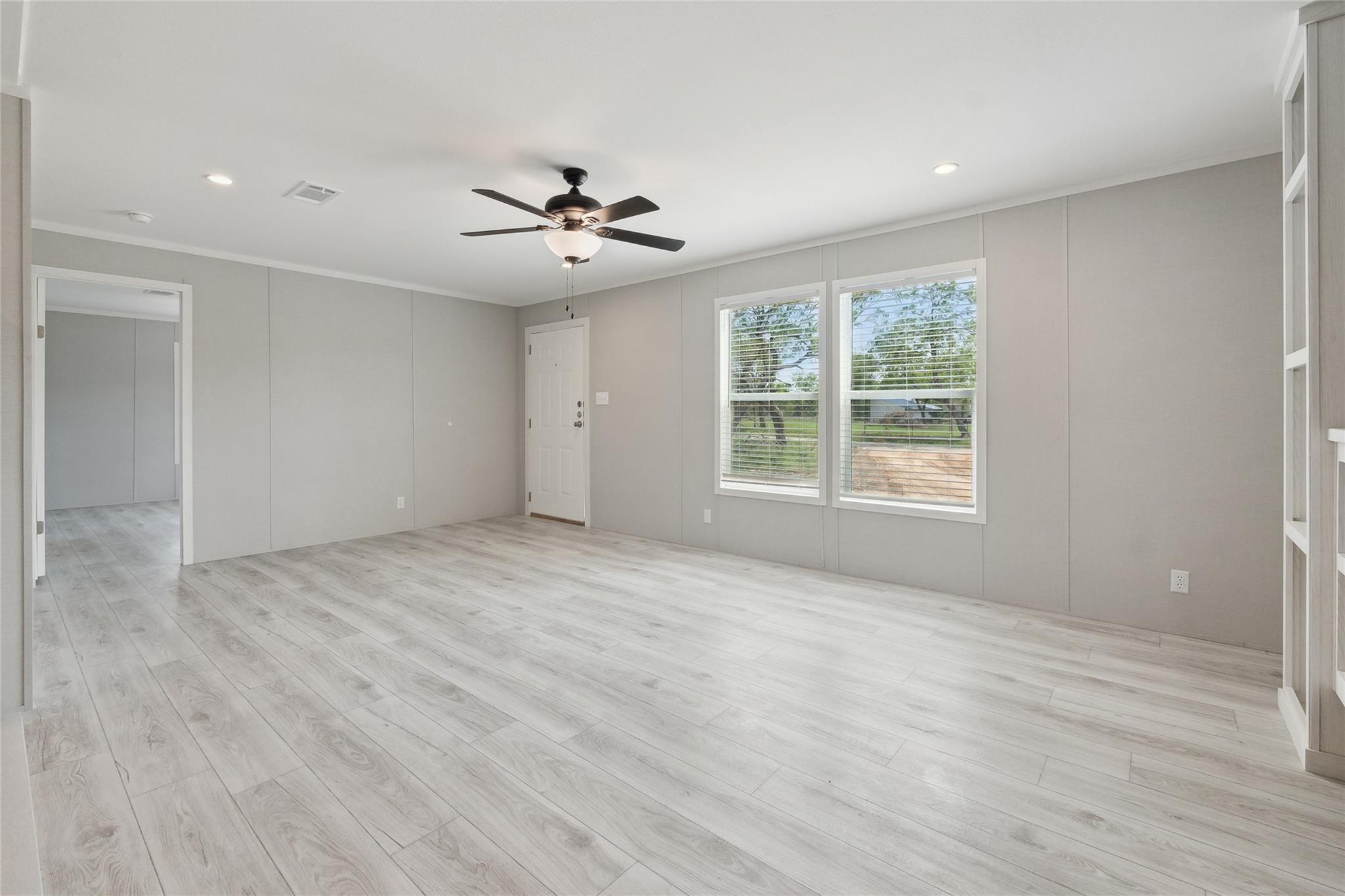 965 Roosevelt Rd, Luling, TX 78648