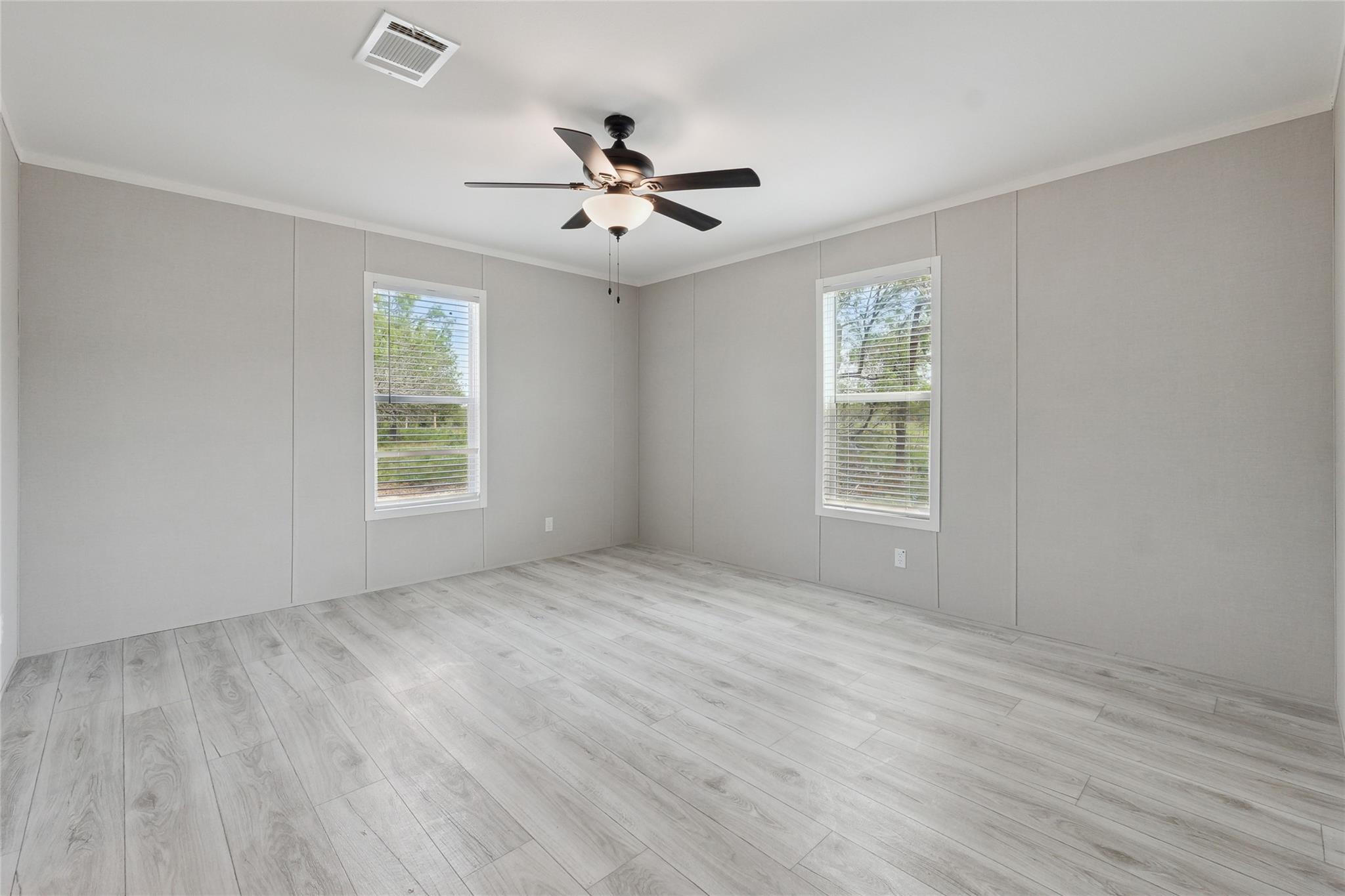 965 Roosevelt Rd, Luling, TX 78648