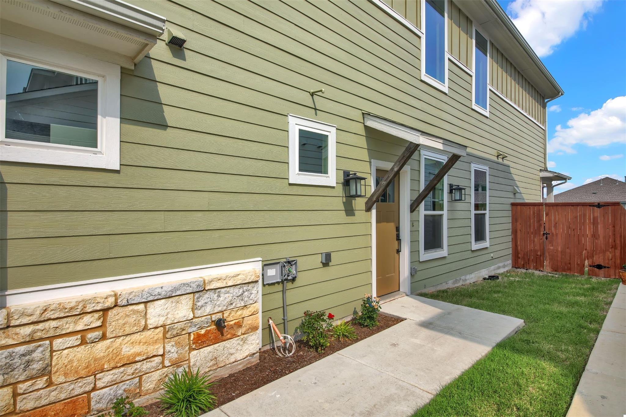 208 Mirabeau Way, Liberty Hill, TX 78642