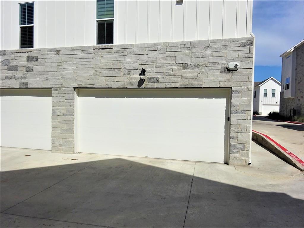 2624 Metcalfe Rd # 9, Austin, TX 78741
