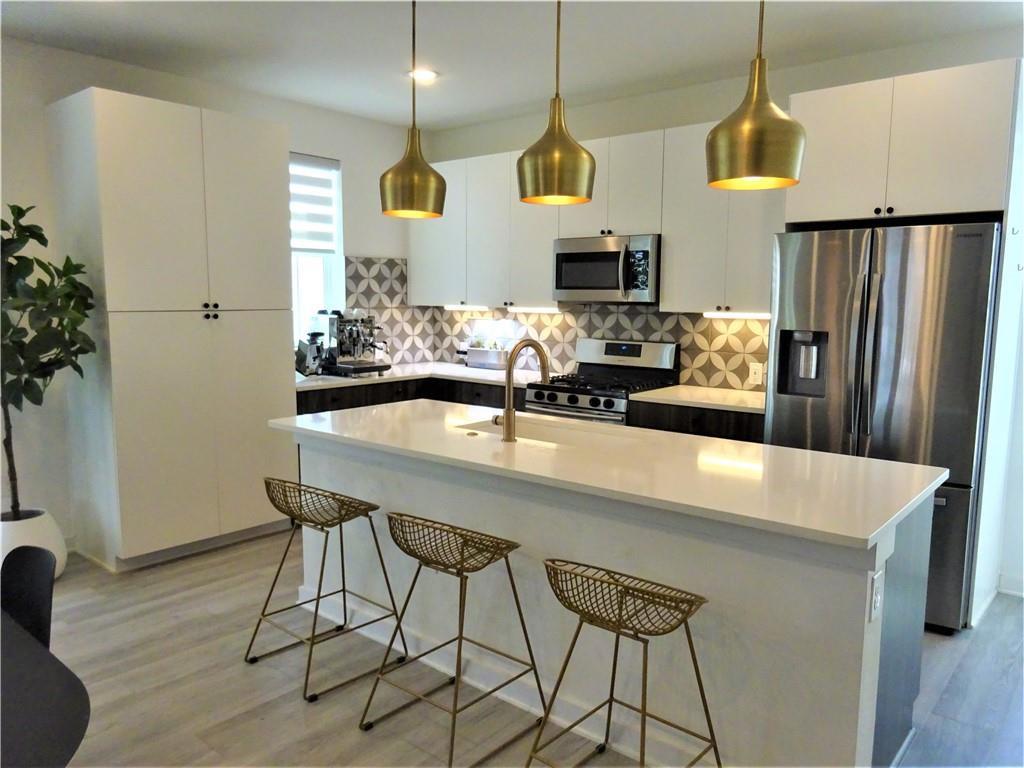 2624 Metcalfe Rd # 9, Austin, TX 78741