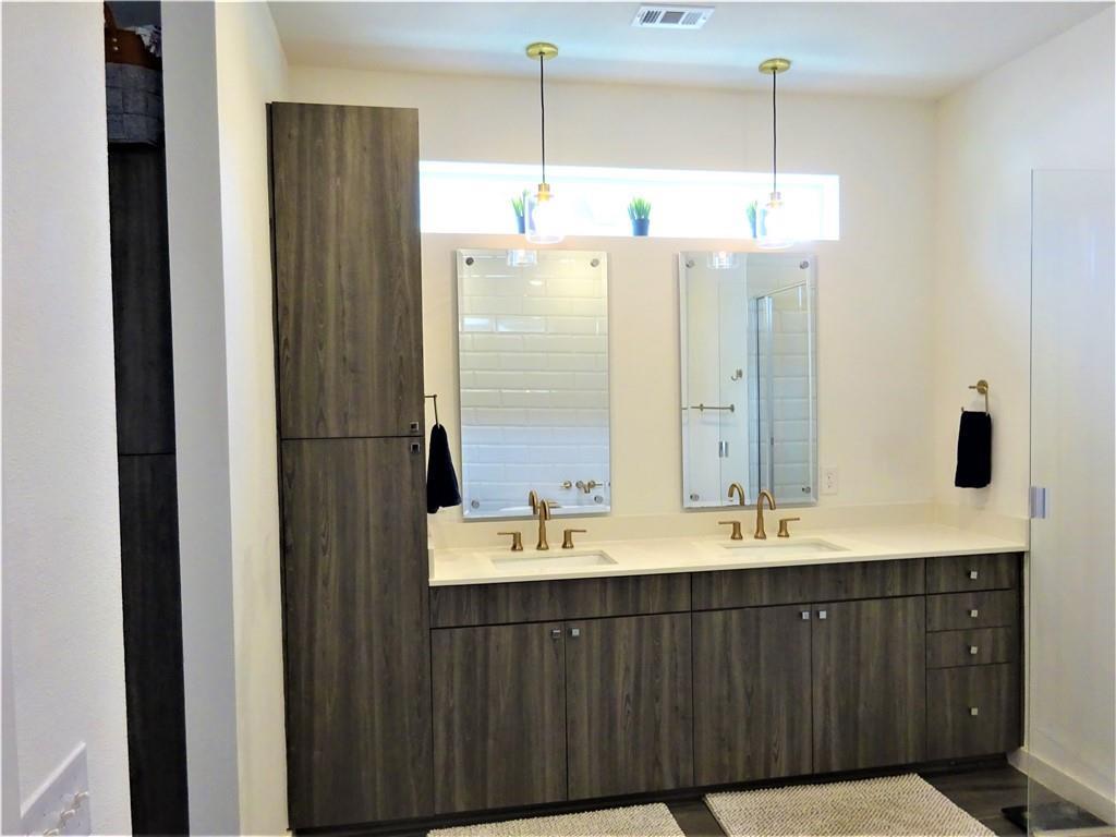 2624 Metcalfe Rd # 9, Austin, TX 78741
