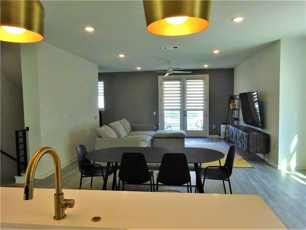2624 Metcalfe Rd # 9, Austin, TX 78741