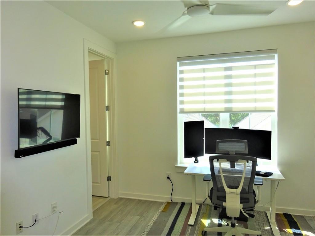 2624 Metcalfe Rd # 9, Austin, TX 78741