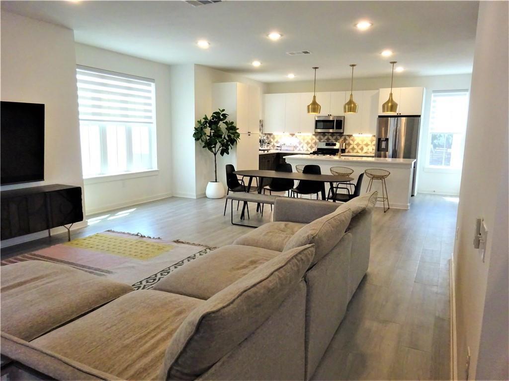 2624 Metcalfe Rd # 9, Austin, TX 78741