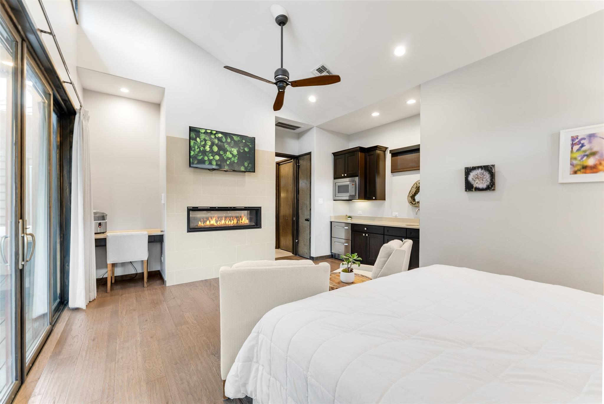 2113 Barbaro Way unit 17 Way # 17, Spicewood, TX 78669