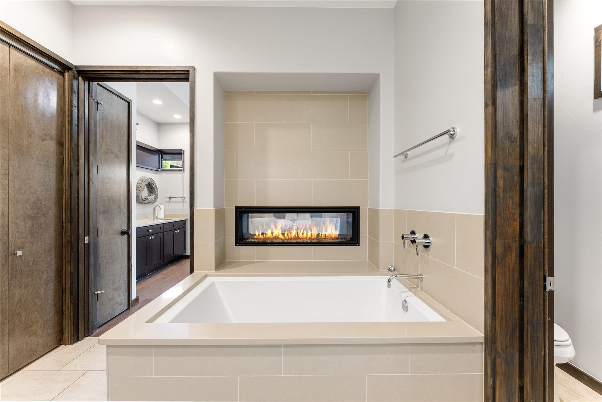 2113 Barbaro Way unit 17 Way # 17, Spicewood, TX 78669