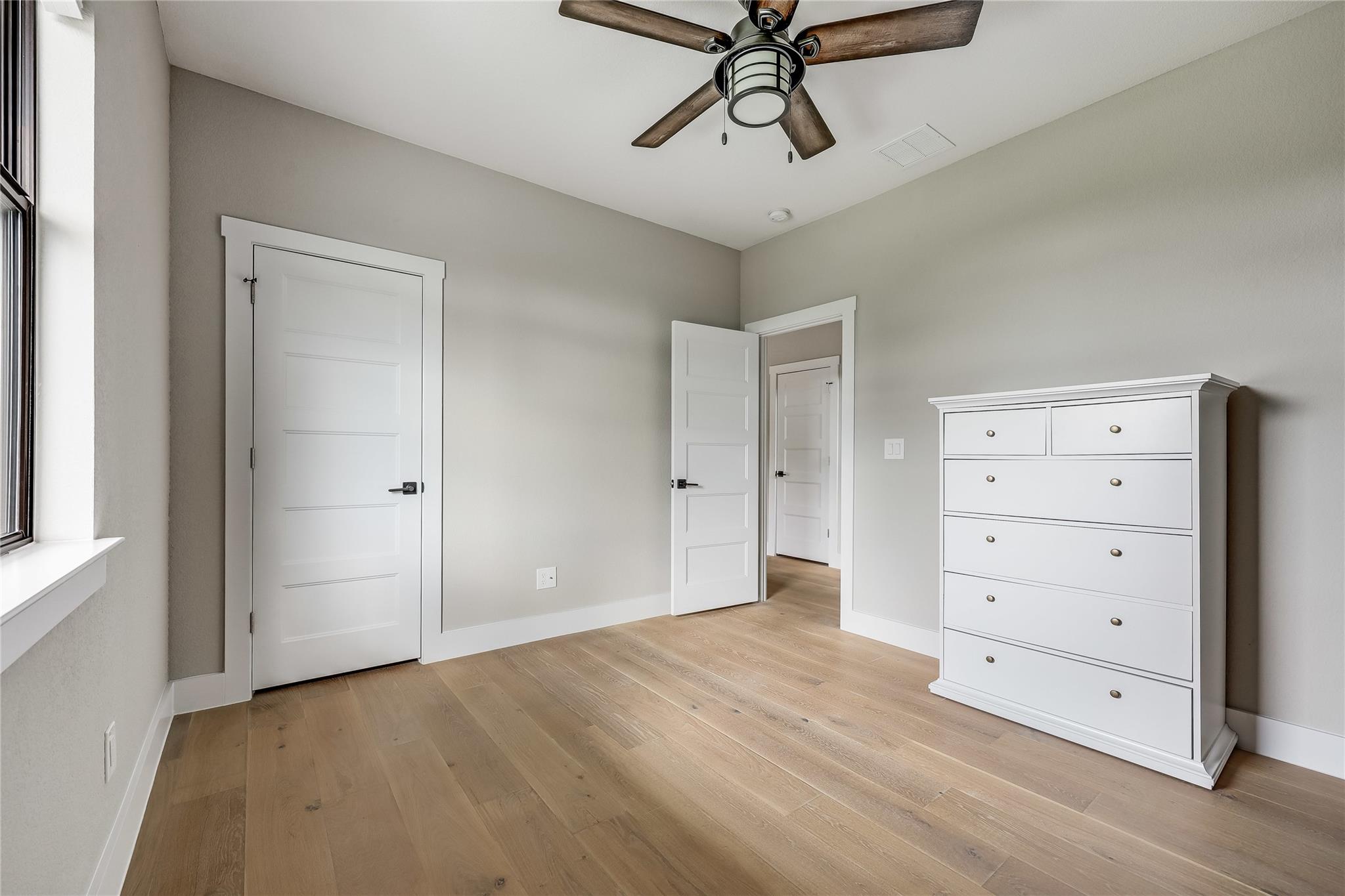 18700 Venture Dr, Point Venture, TX 78645