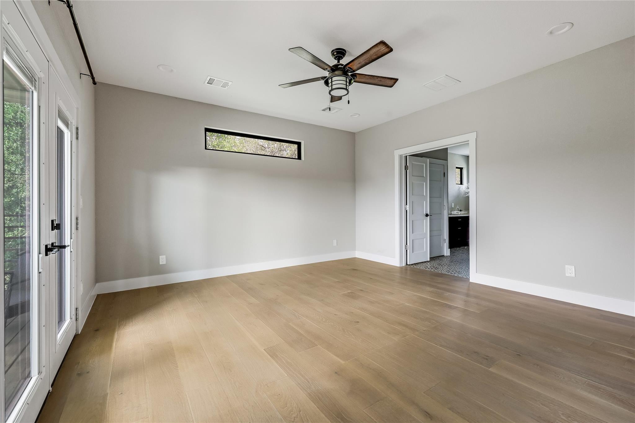 18700 Venture Dr, Point Venture, TX 78645
