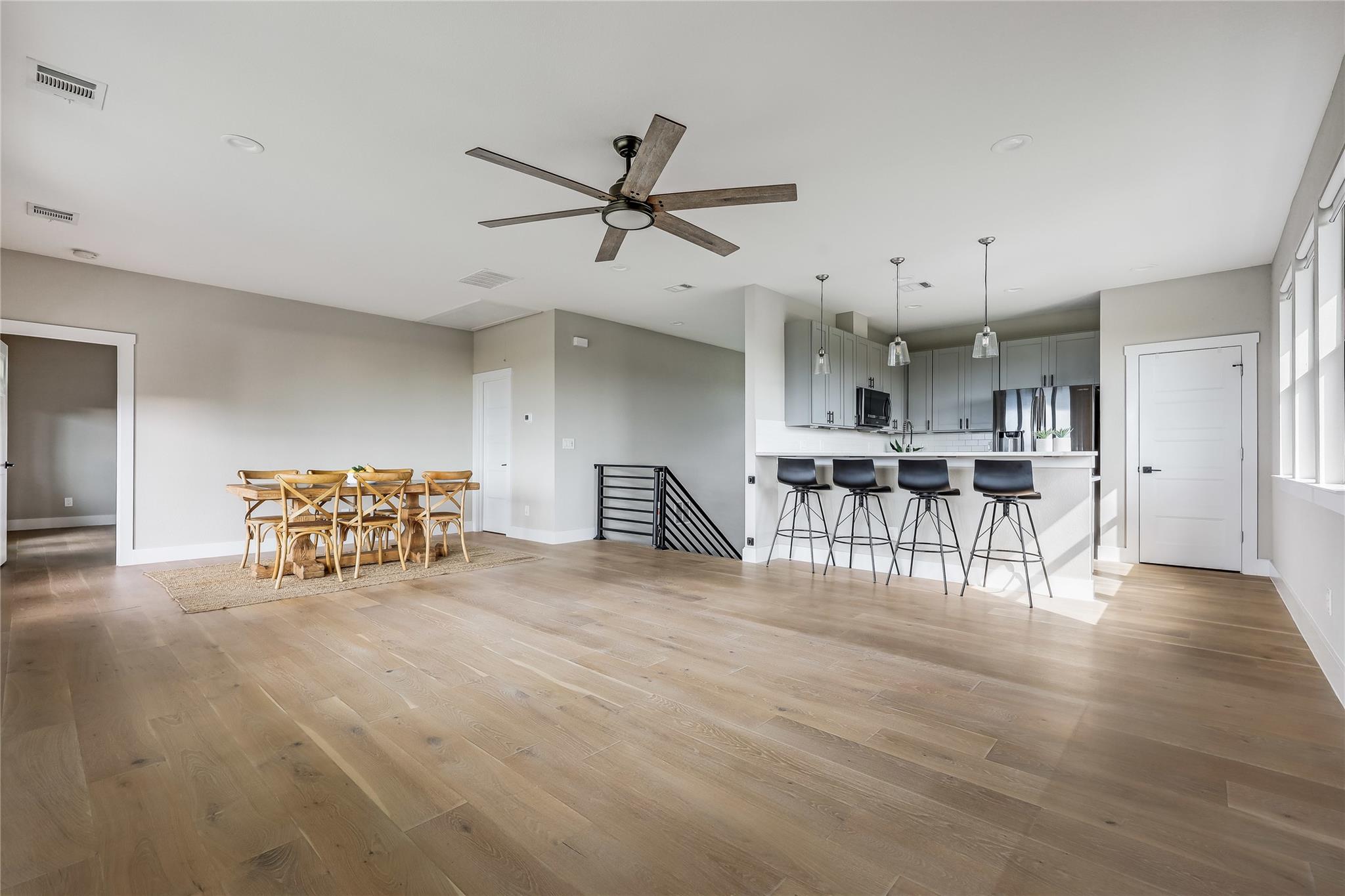 18700 Venture Dr, Point Venture, TX 78645