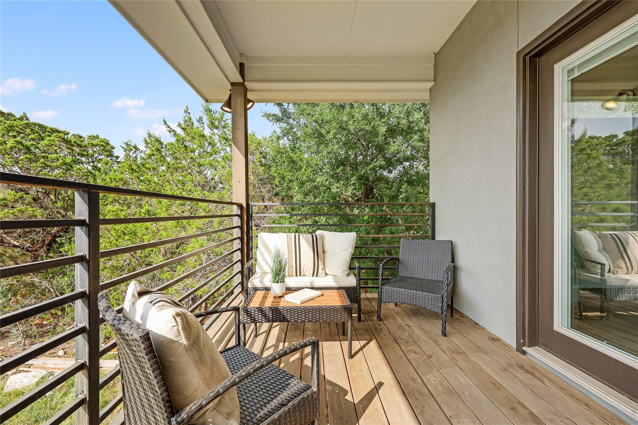 18700 Venture Dr, Point Venture, TX 78645