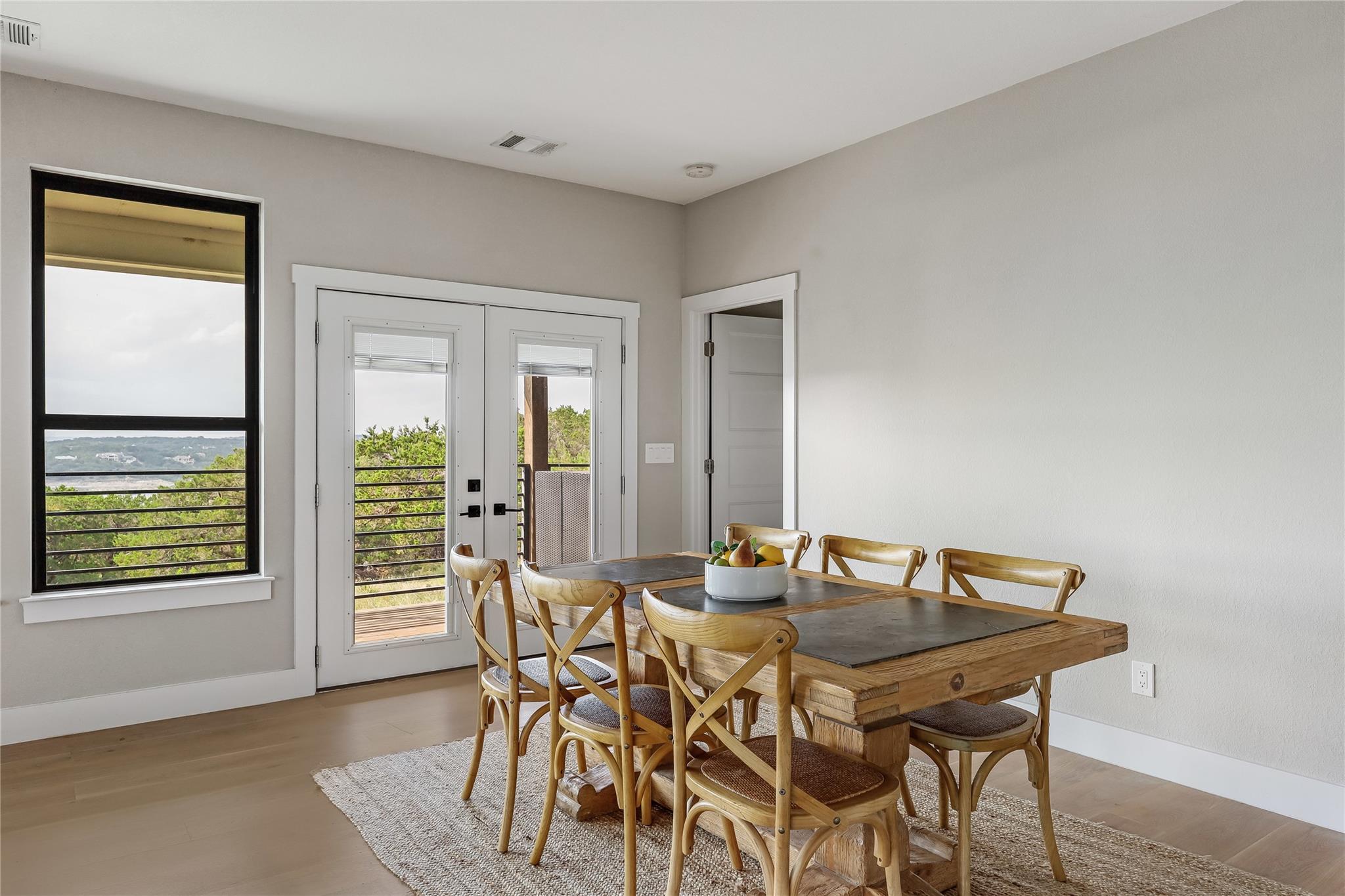 18700 Venture Dr, Point Venture, TX 78645