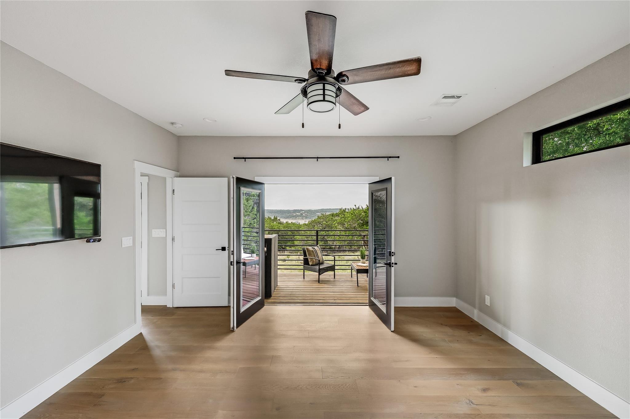 18700 Venture Dr, Point Venture, TX 78645