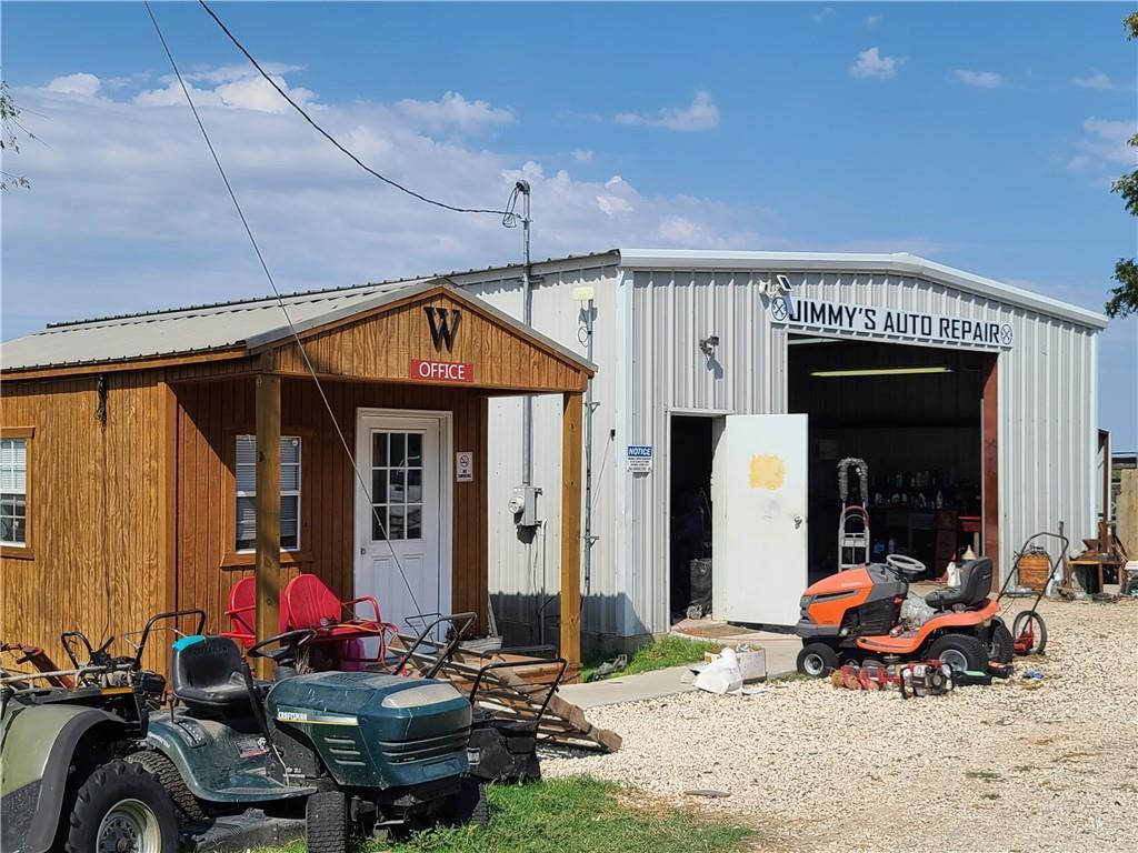 609 County Road 420, Taylor, TX 76574