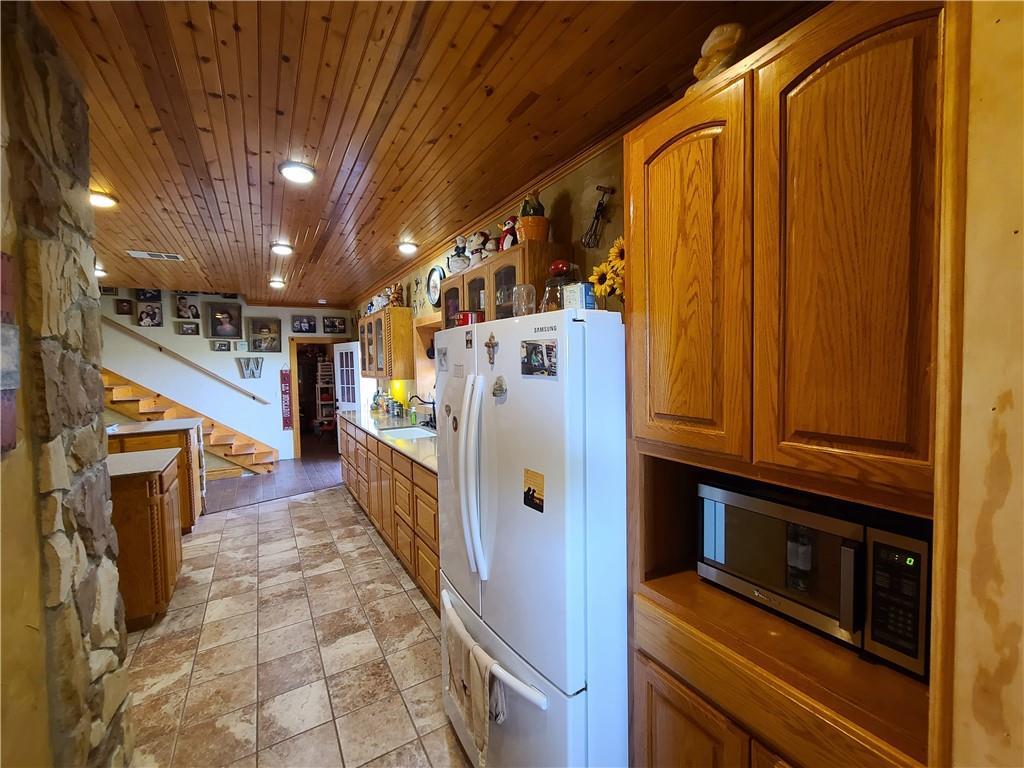 609 County Road 420, Taylor, TX 76574