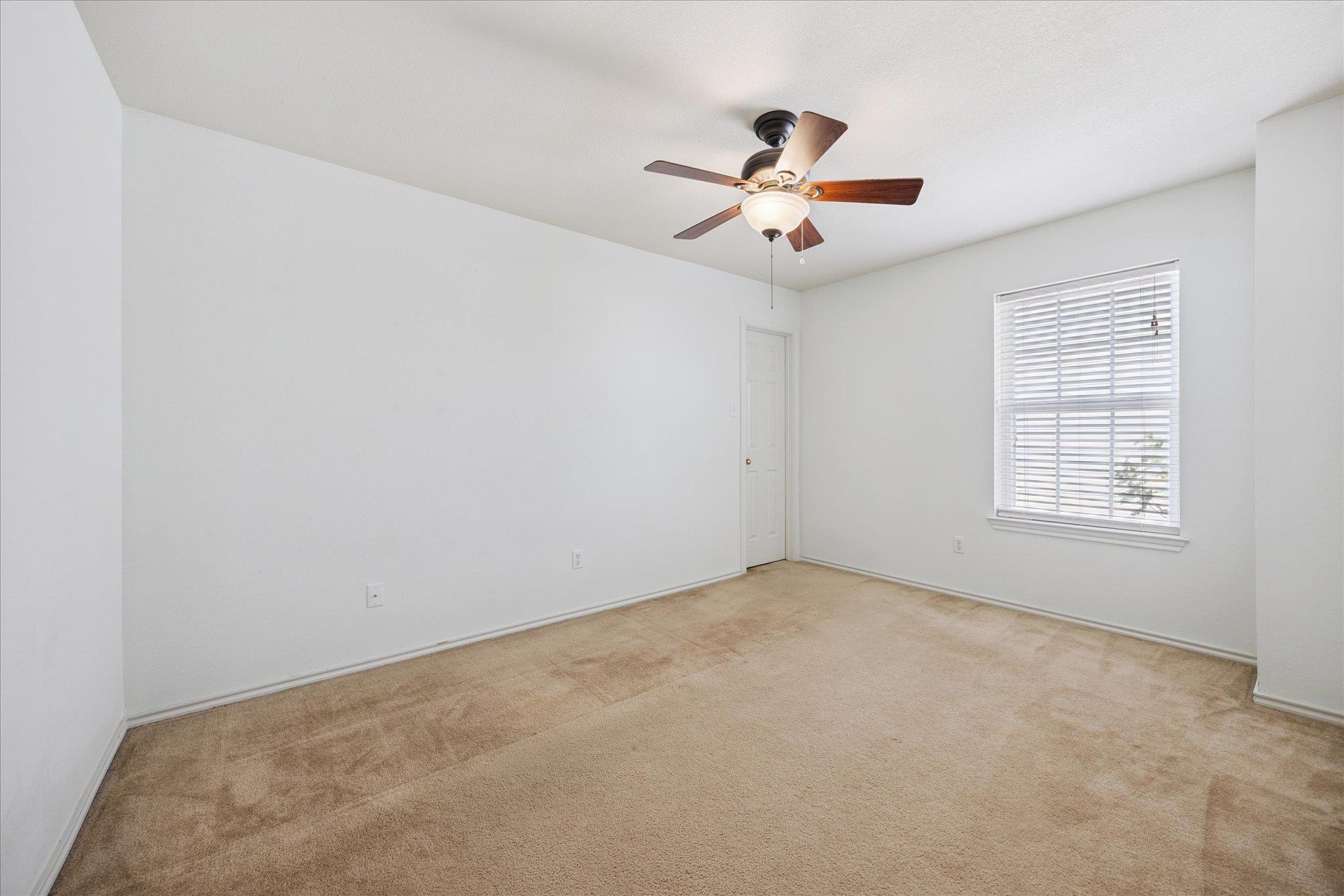 952 Hometown Pkwy, Kyle, TX 78640