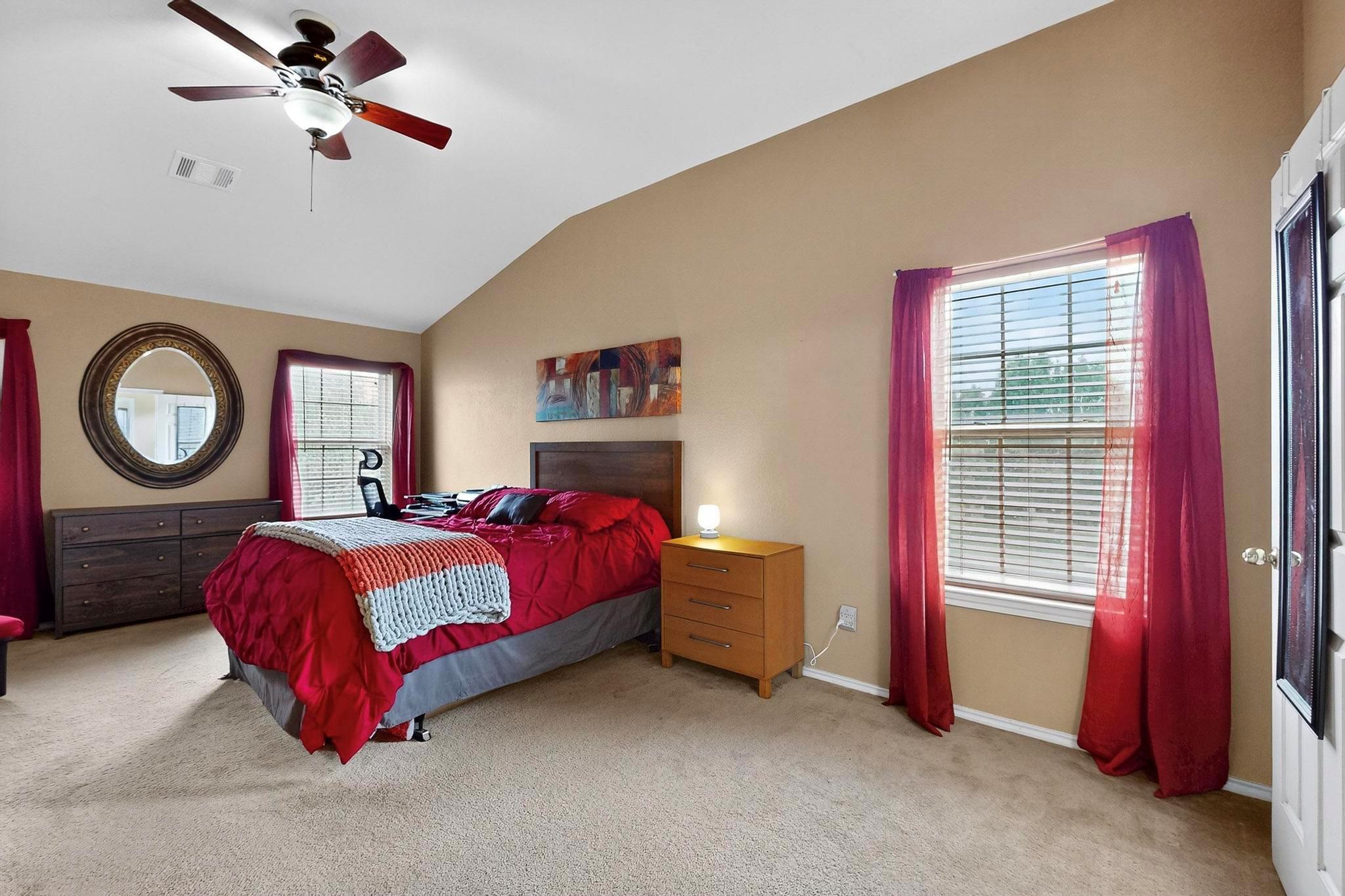 952 Hometown Pkwy, Kyle, TX 78640