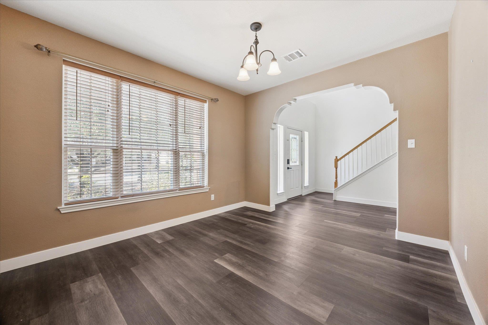 952 Hometown Pkwy, Kyle, TX 78640