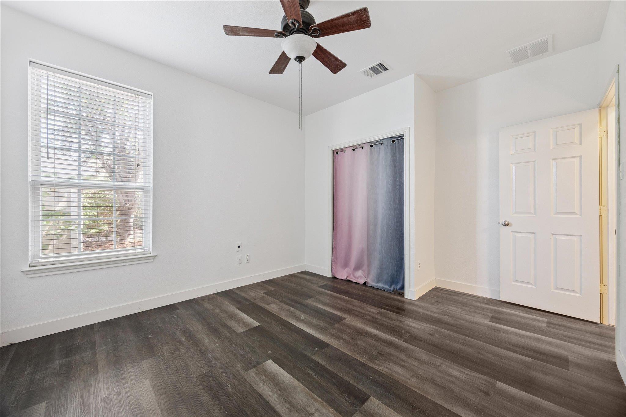 952 Hometown Pkwy, Kyle, TX 78640