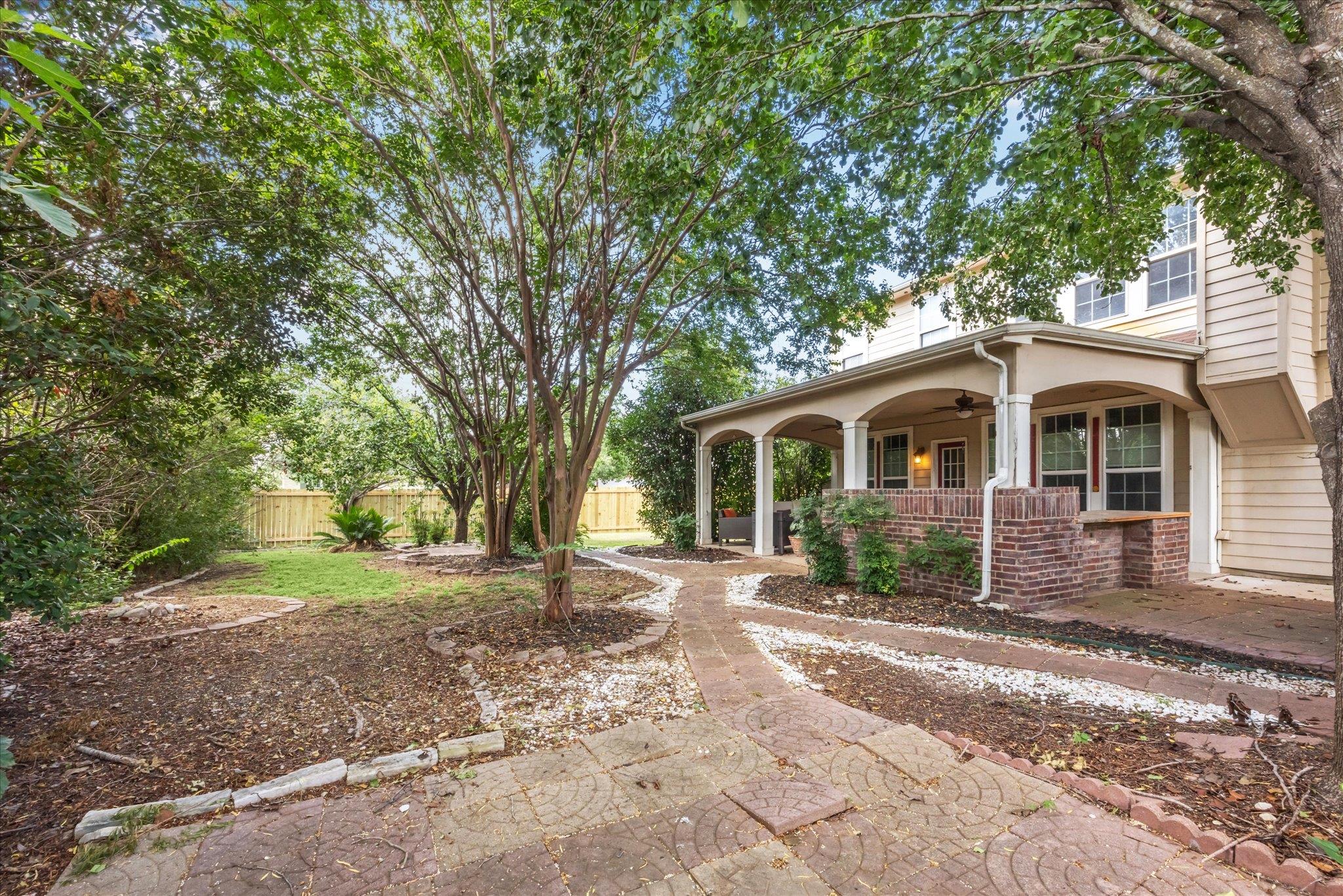 952 Hometown Pkwy, Kyle, TX 78640