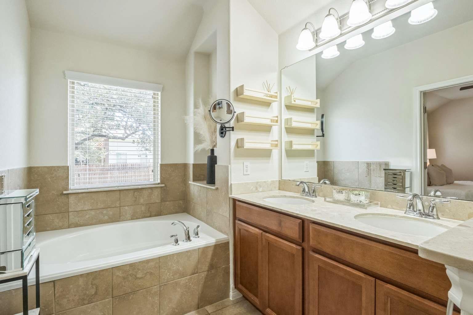 340 Beretta Cir, Georgetown, TX 78628
