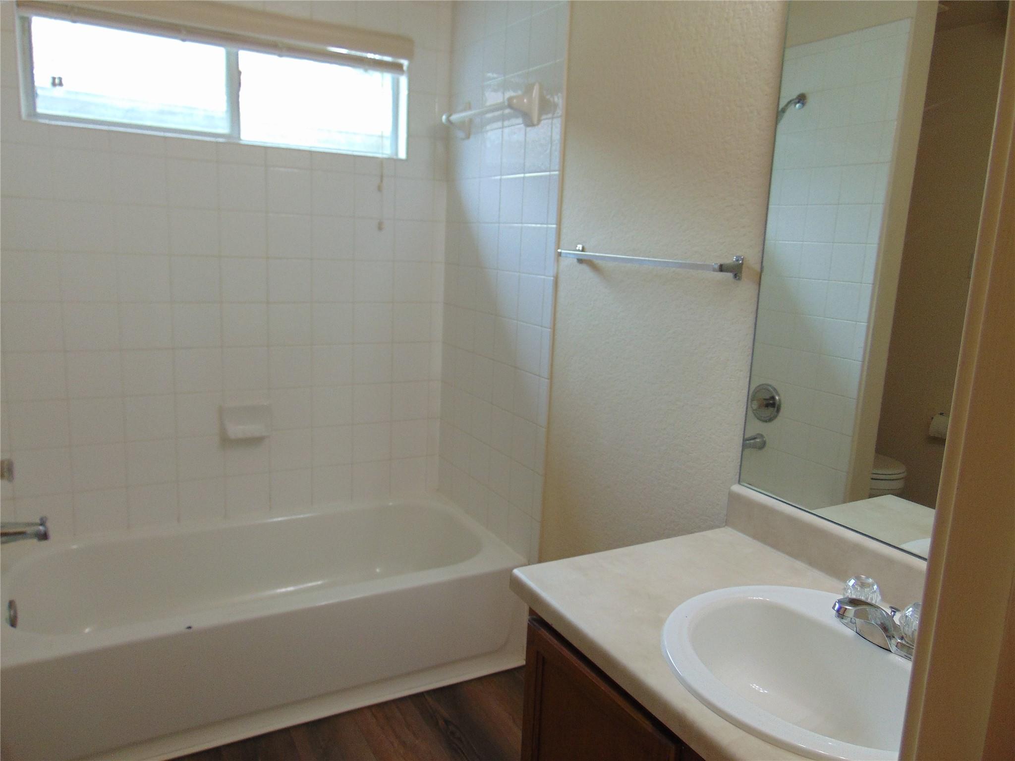 9208 Rowlands Sayle, Austin, TX 78744