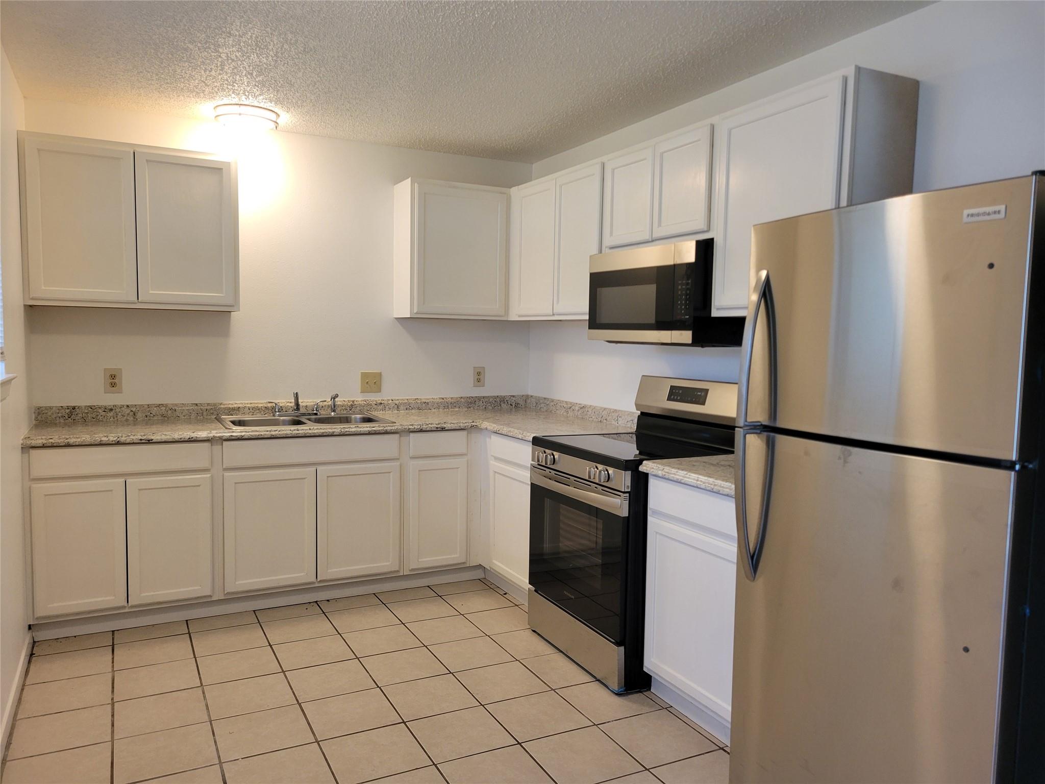 1609 Jones St # C, Taylor, TX 76574