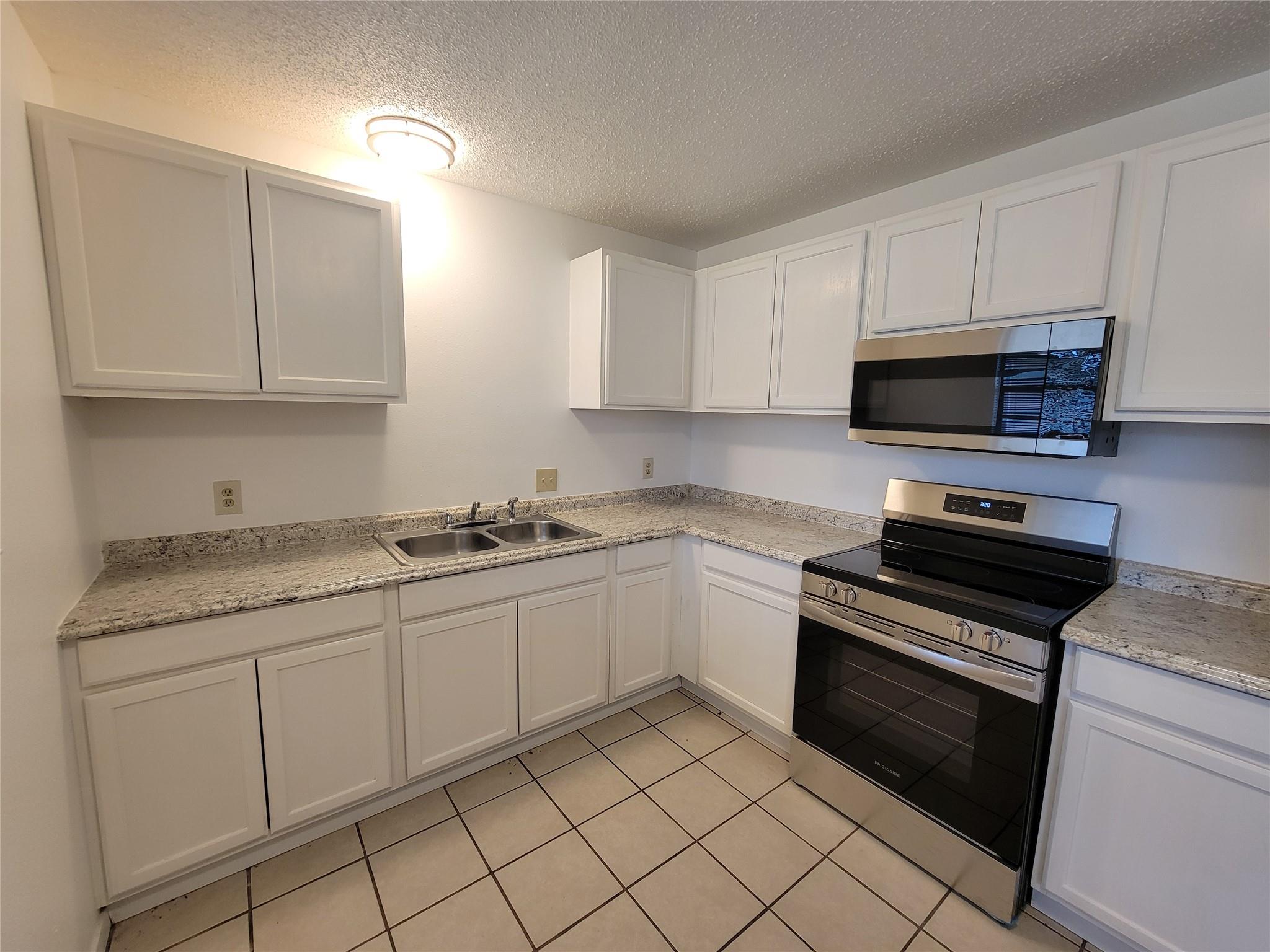 1609 Jones St # C, Taylor, TX 76574