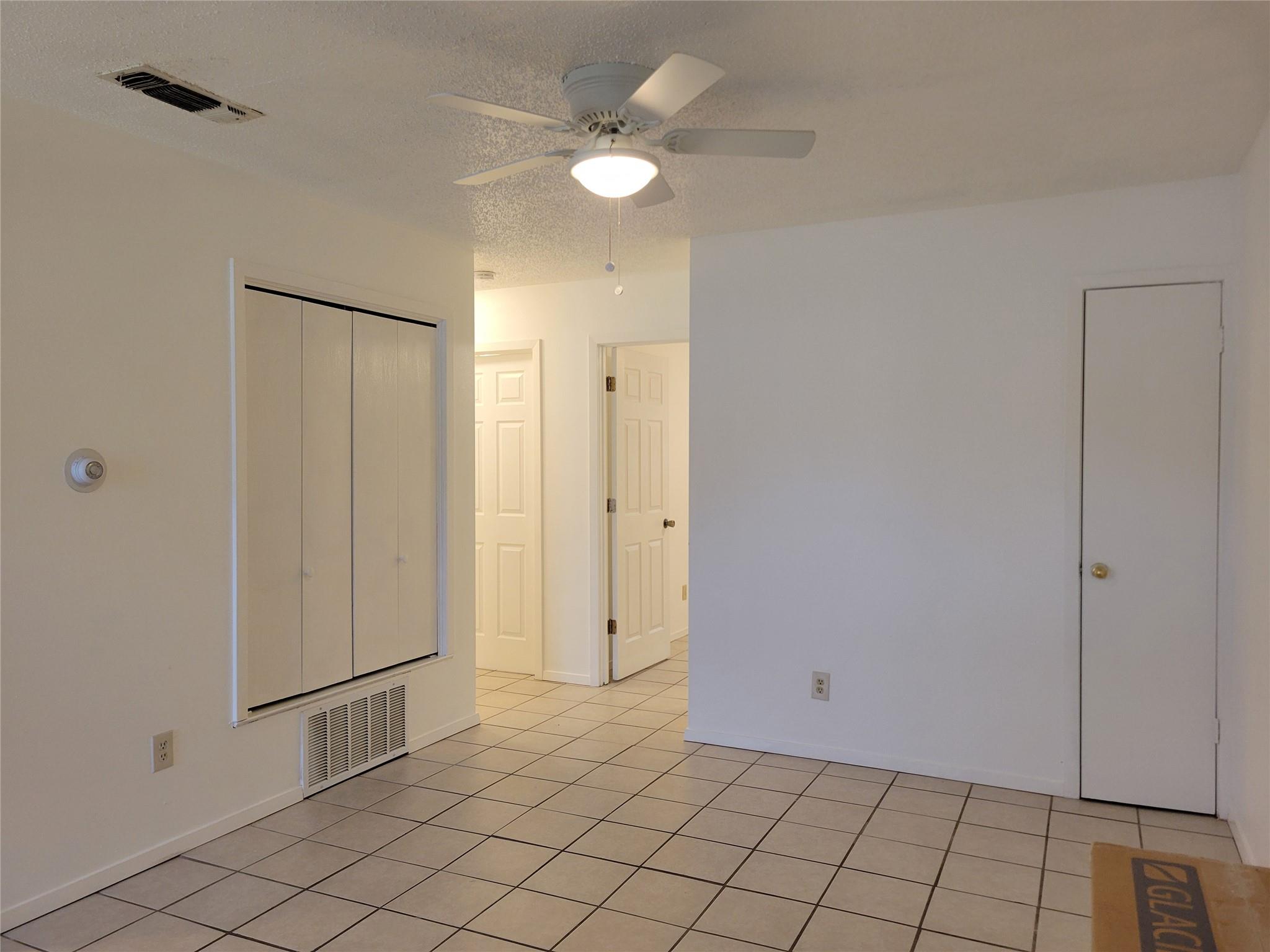 1609 Jones St # C, Taylor, TX 76574