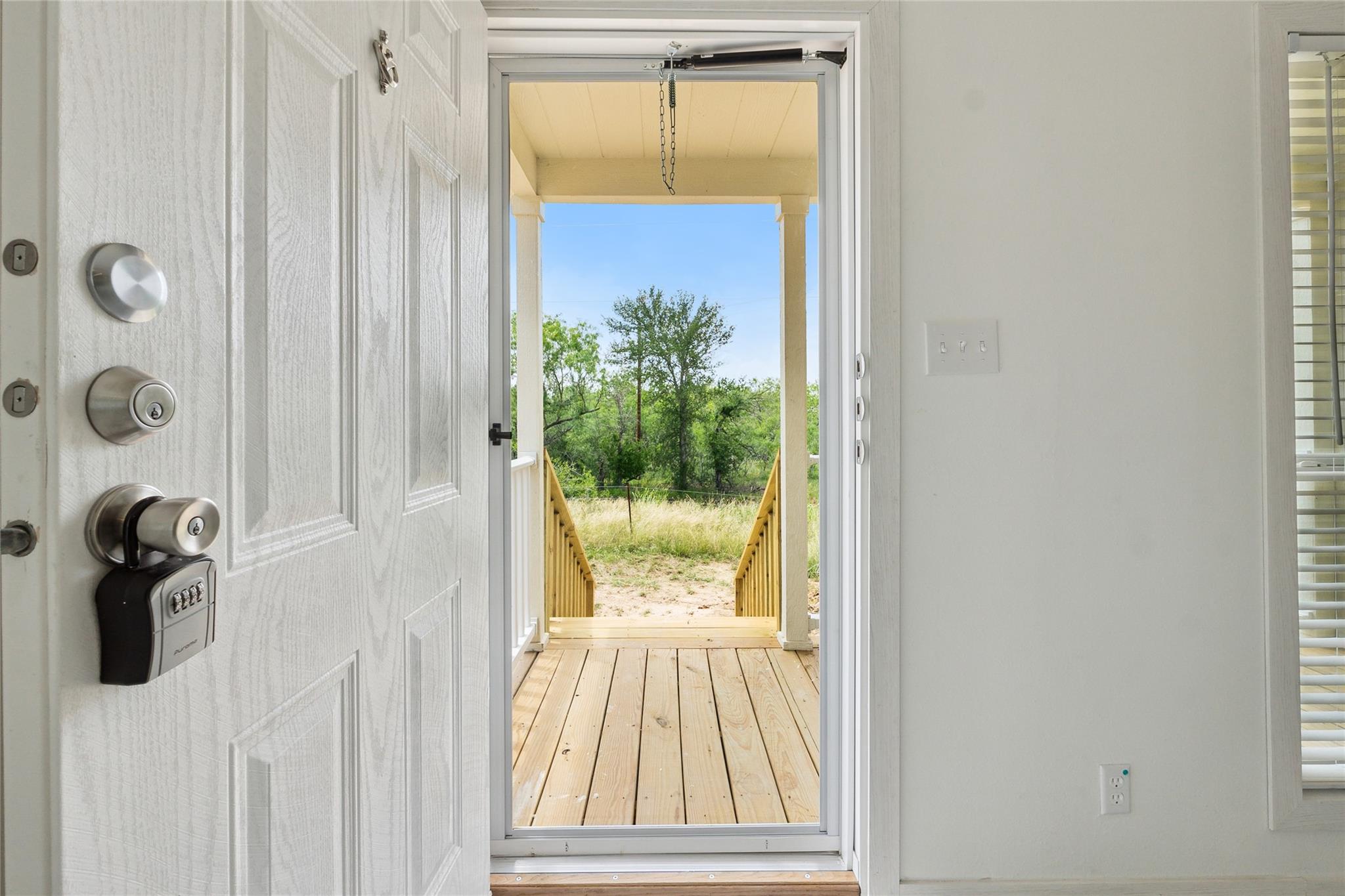 855 Roosevelt Rd, Luling, TX 78648