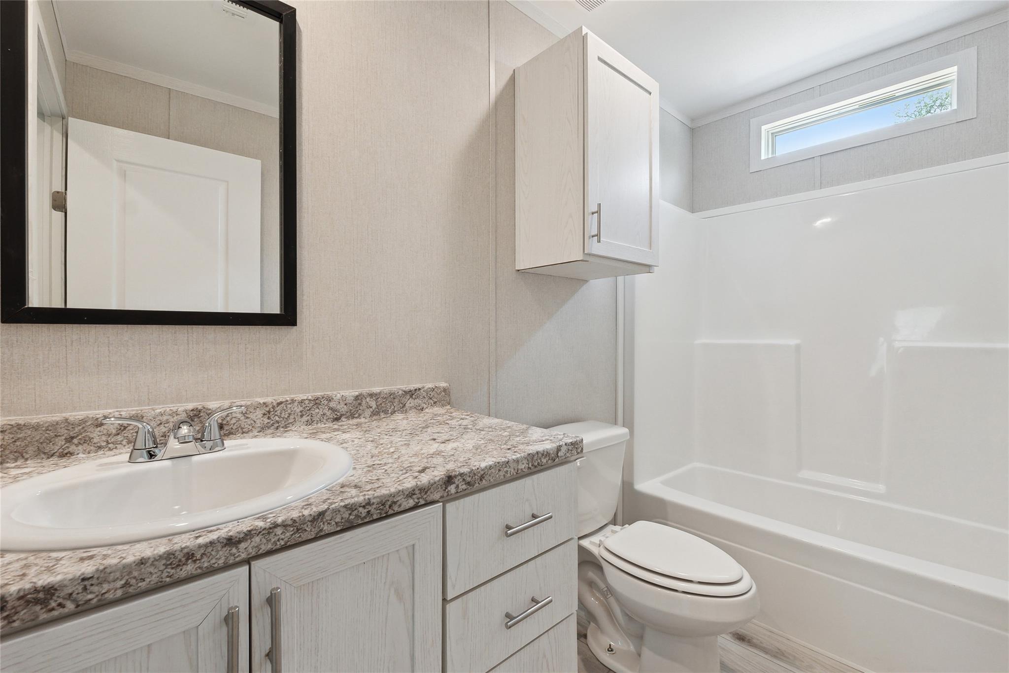 855 Roosevelt Rd, Luling, TX 78648