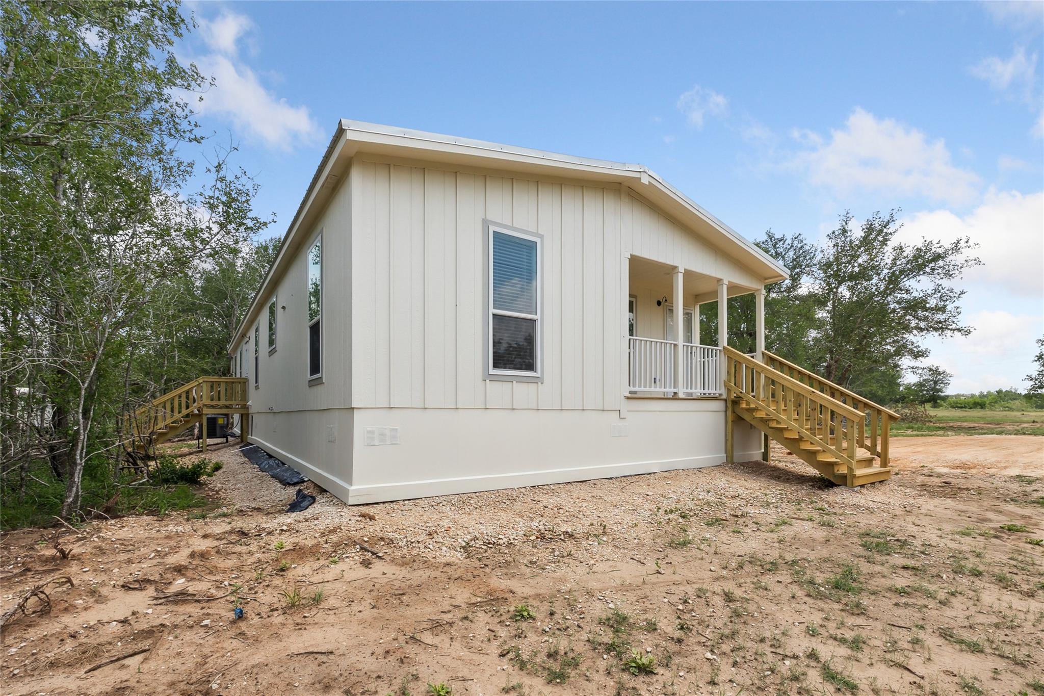 855 Roosevelt Rd, Luling, TX 78648