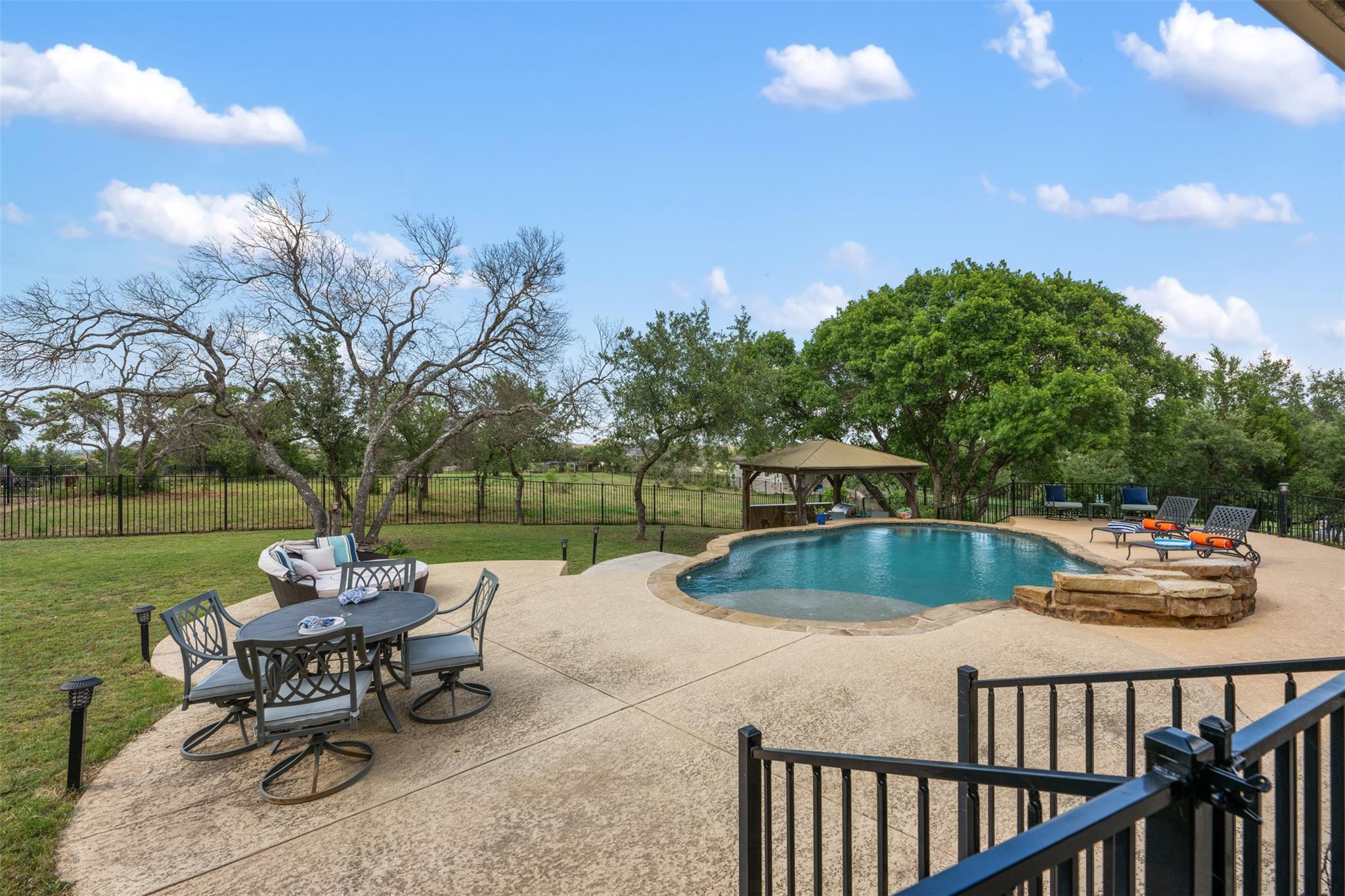 105 Cerro Picacho Trl, Liberty Hill, TX 78642
