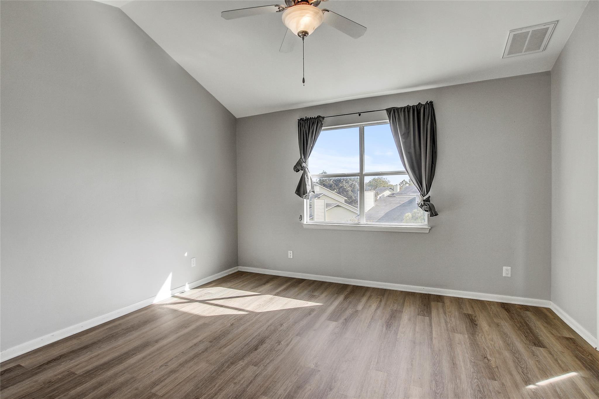512 Eberhart Ln # 1207, Austin, TX 78745