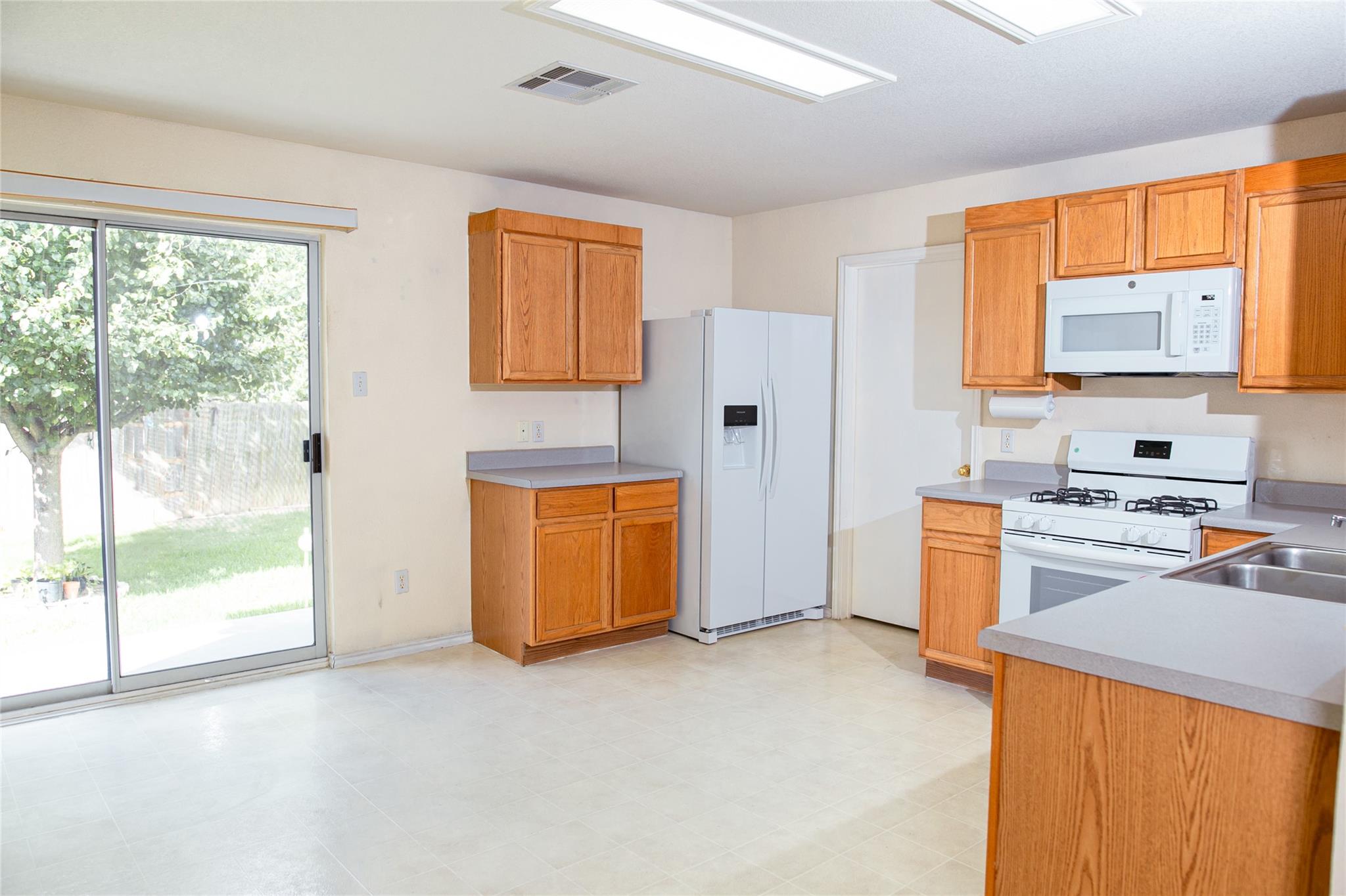 3807 Haleys Way, Round Rock, TX 78665