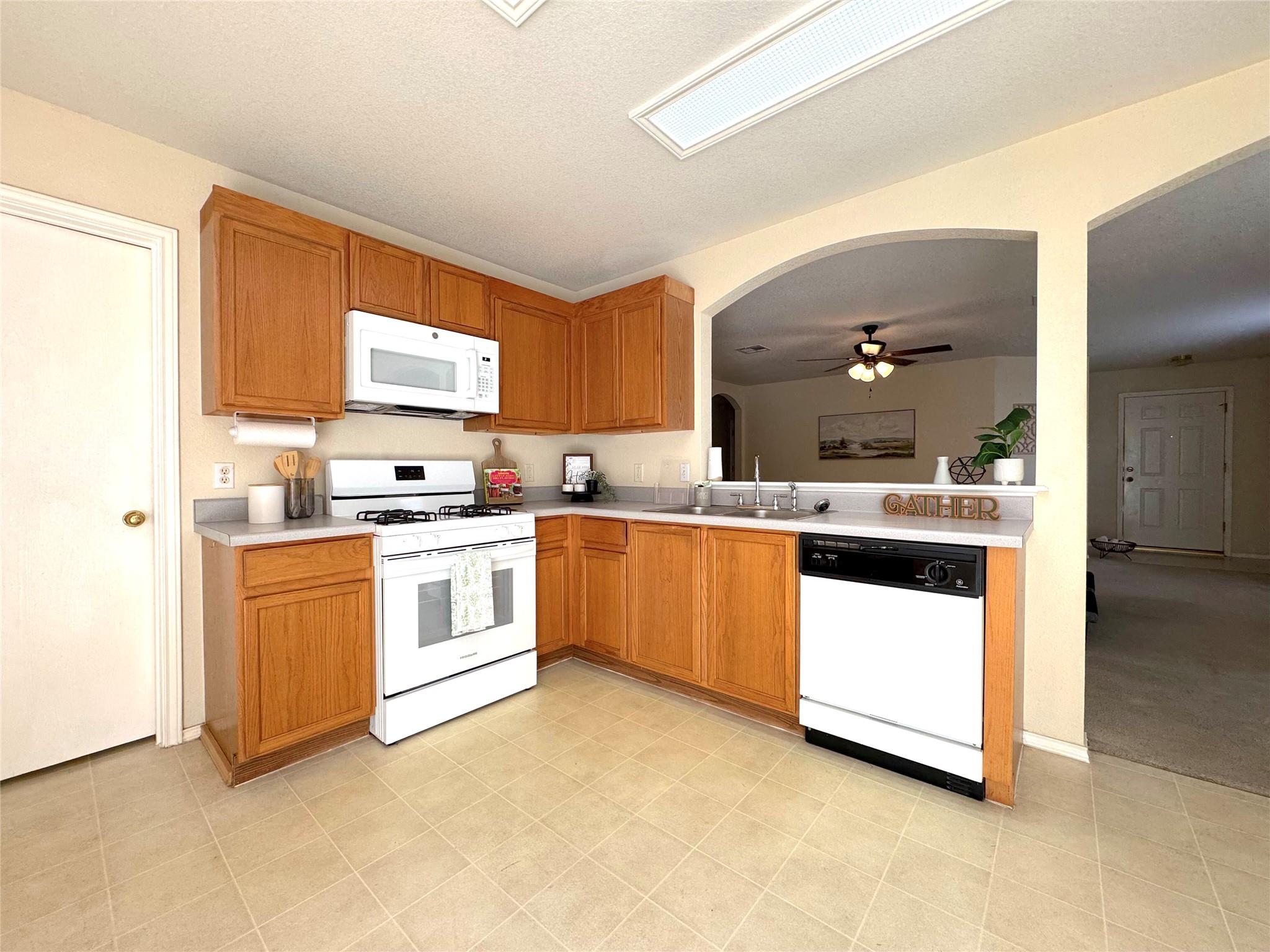 3807 Haleys Way, Round Rock, TX 78665