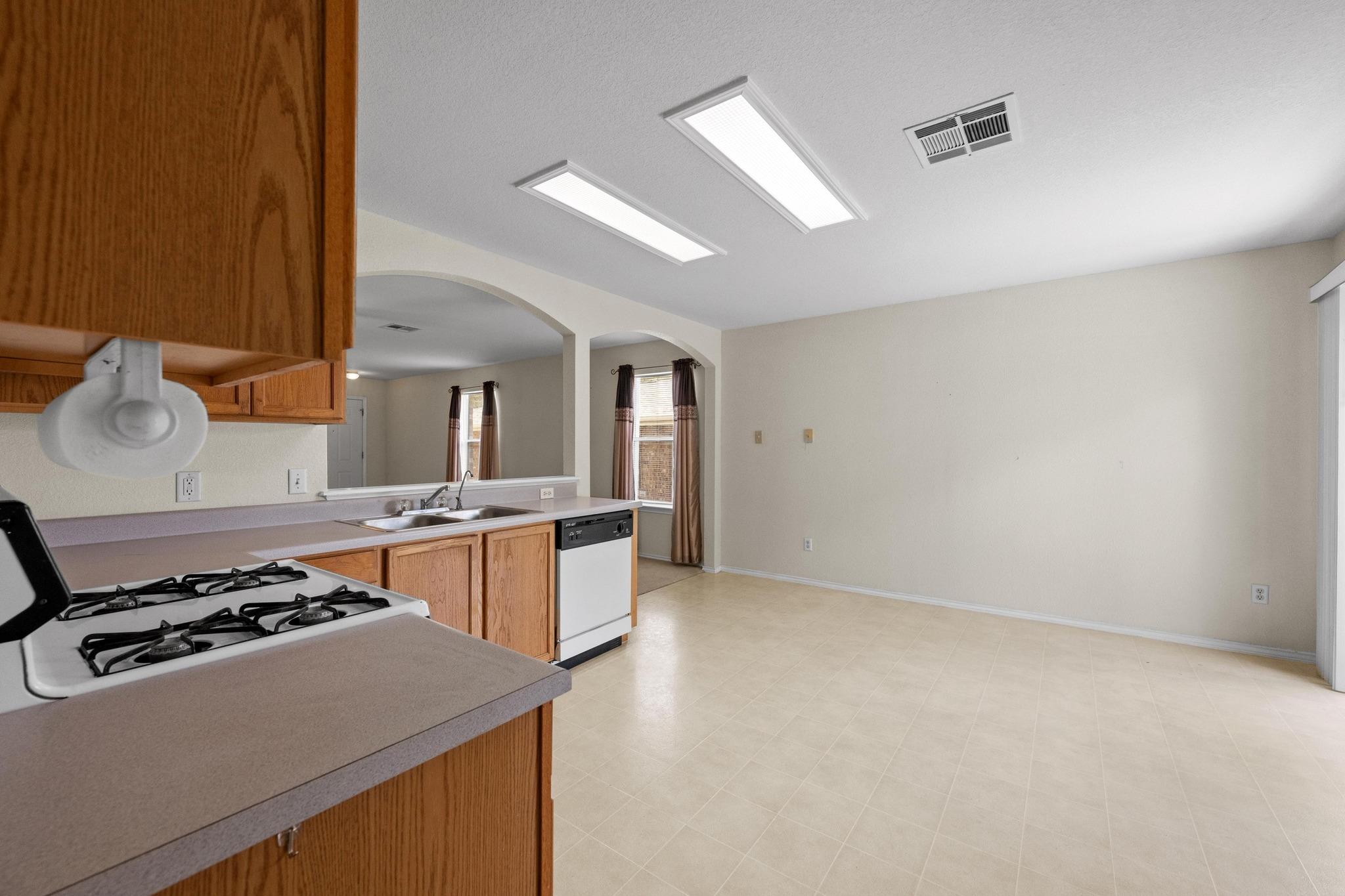3807 Haleys Way, Round Rock, TX 78665